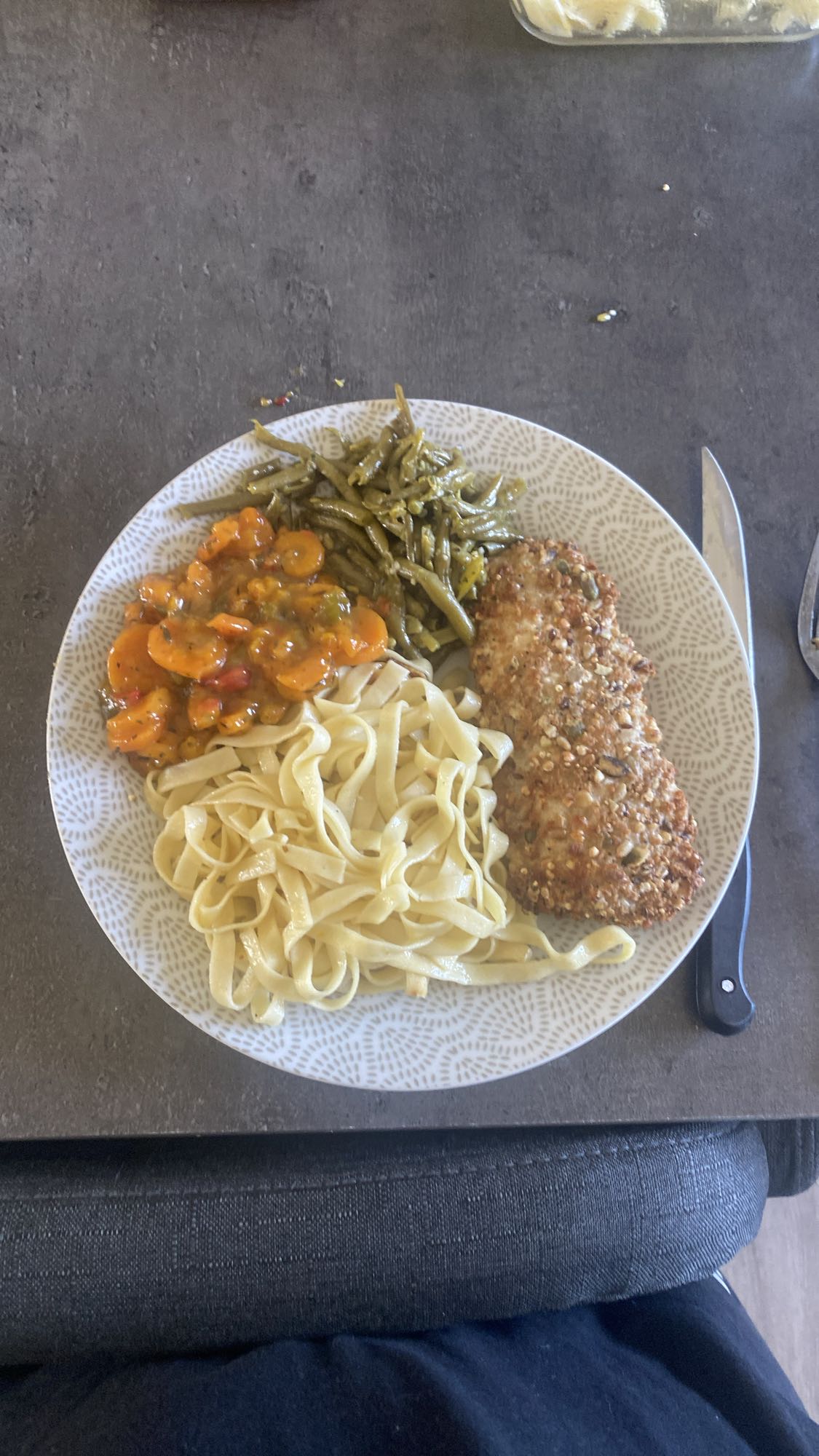 Poulet pané avec pâtes