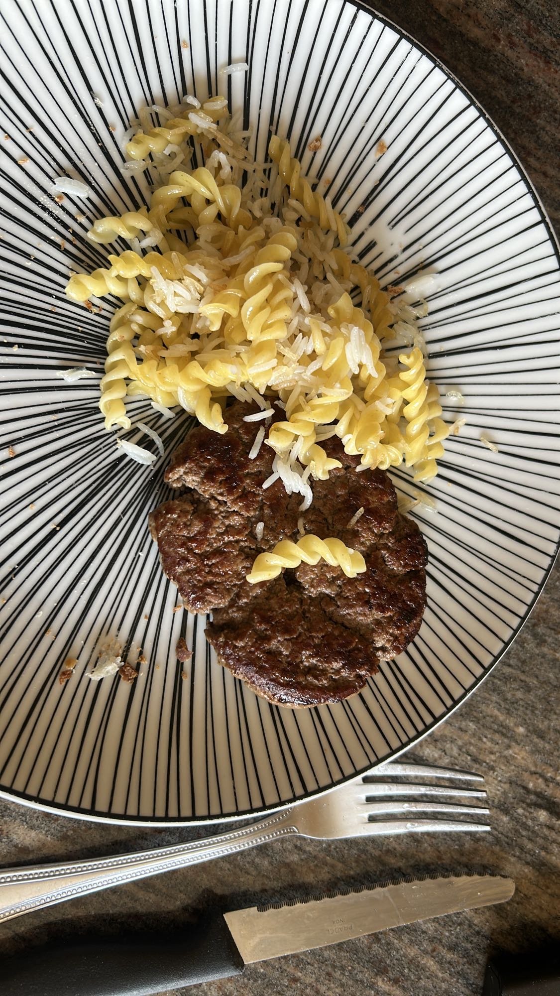 Steak avec pâtes