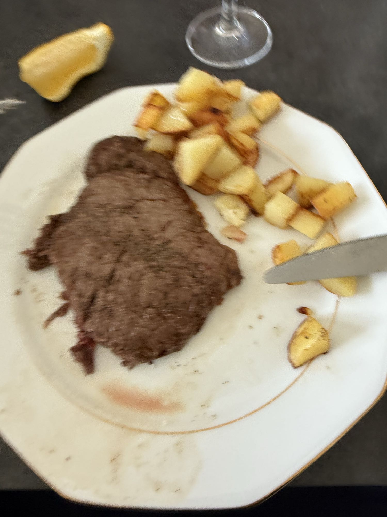 Steak avec pommes de terre