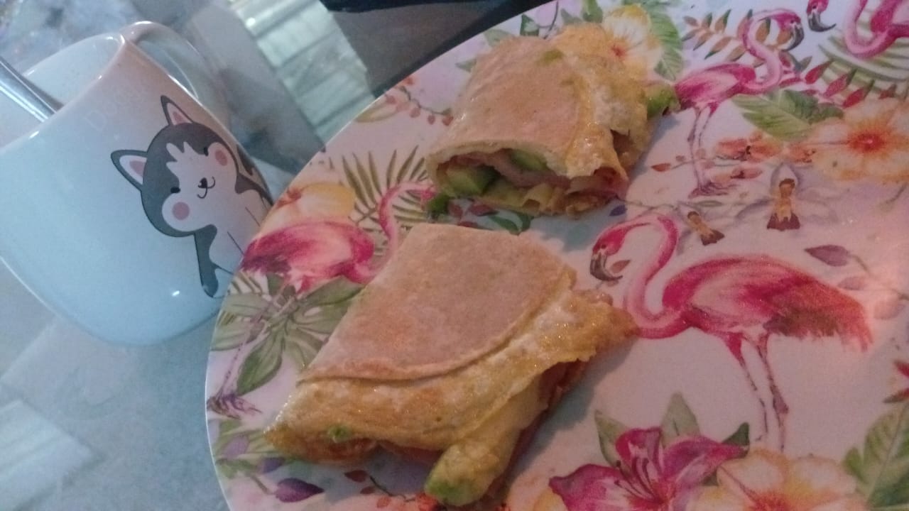 Wrap de huevo y aguacate
