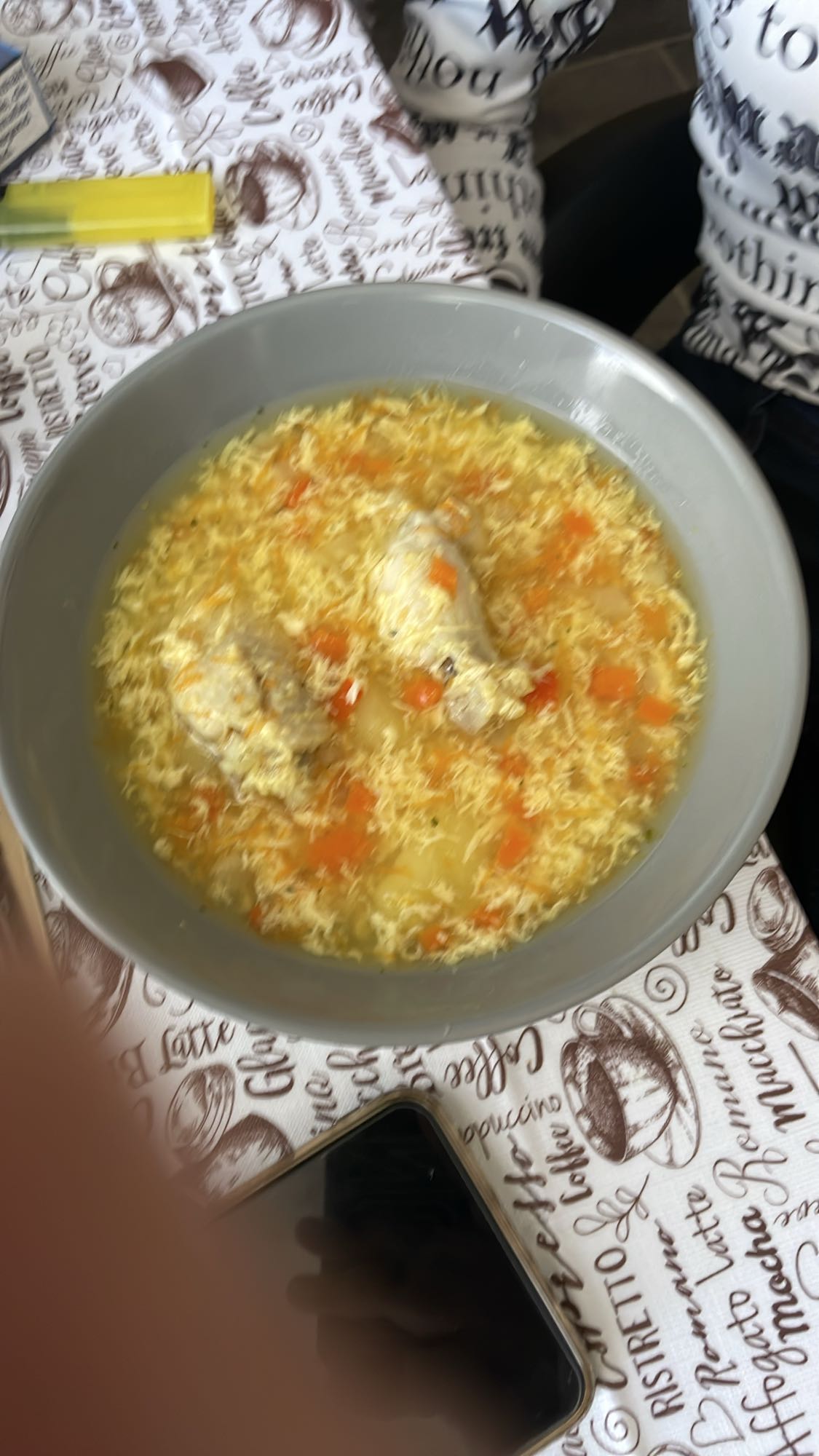 Ciorbă de pui cu ou