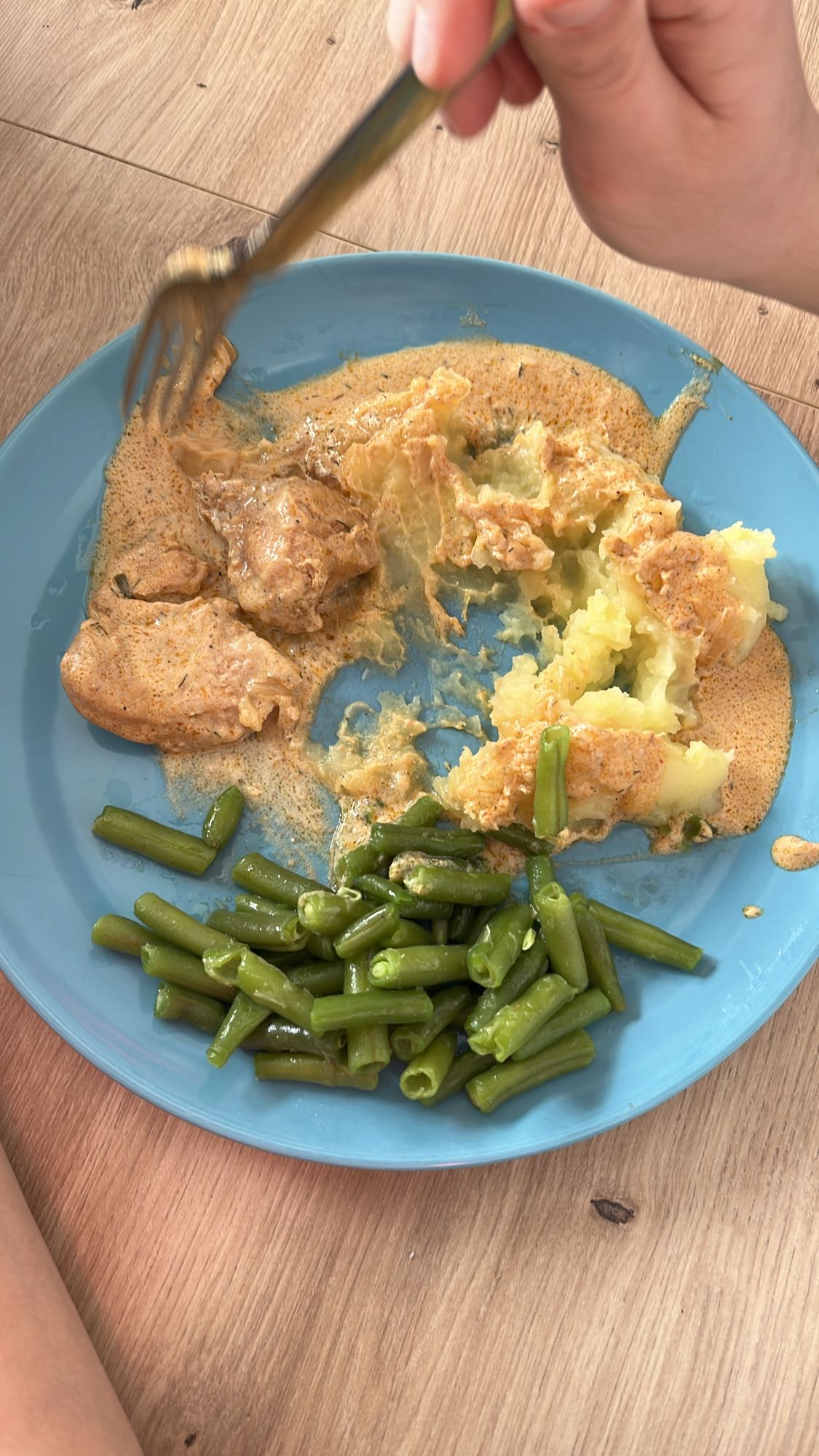 Kurczak w sosie z ziemniakami