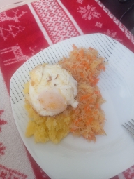 Fried Egg with Vegetables