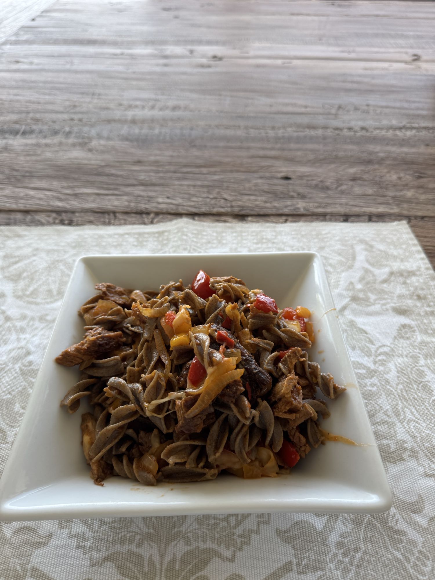 Pasta de lentejas con vegetales
