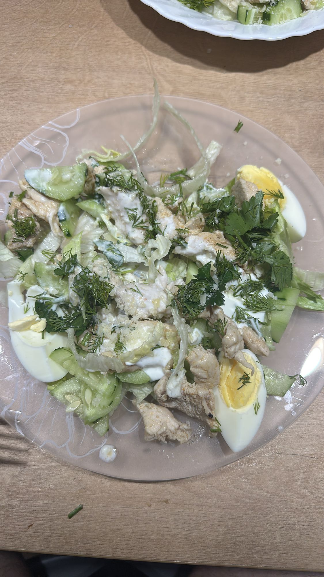 Куриный салат с яйцом