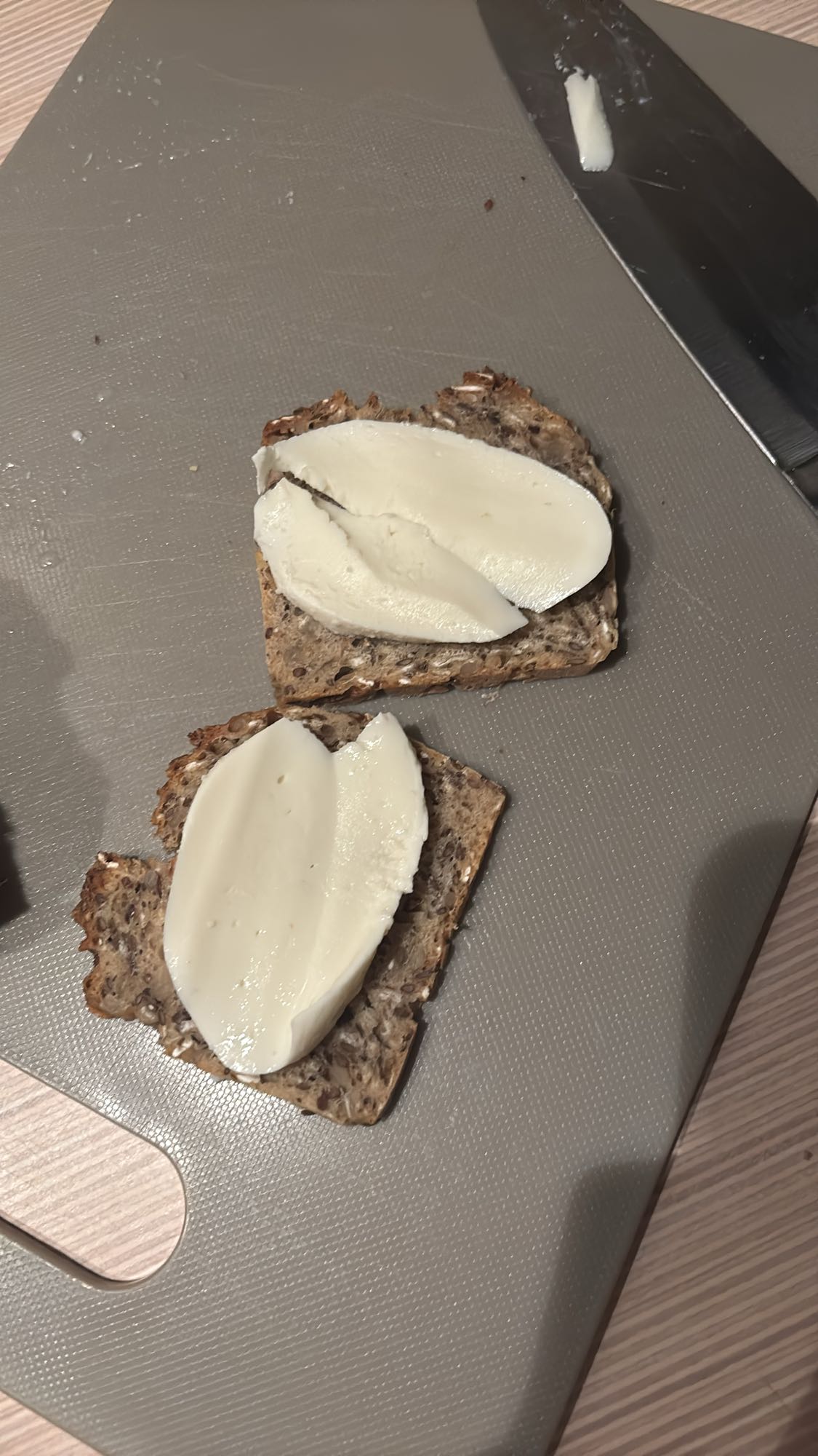 Kanapki z mozzarellą