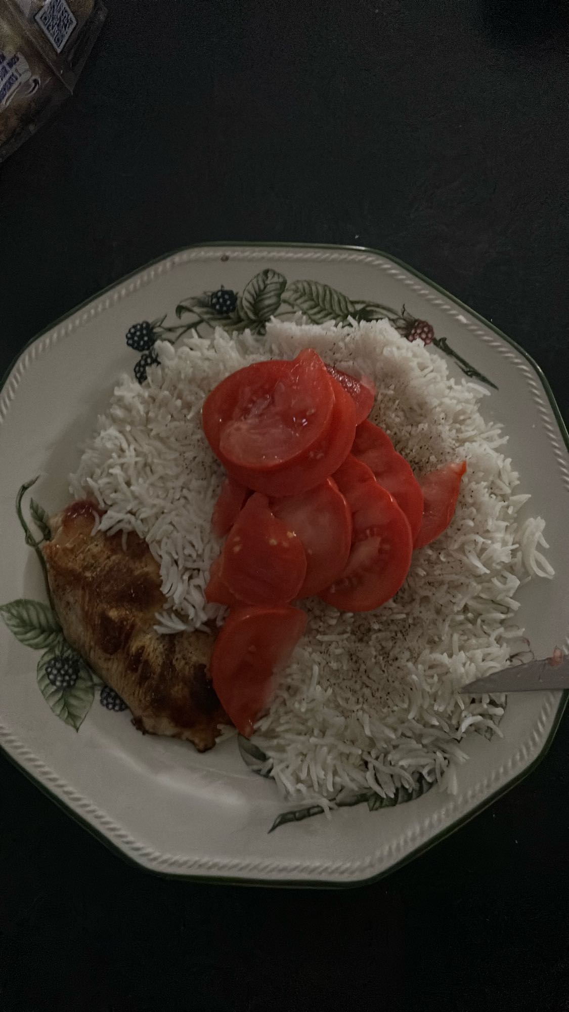 Poulet avec riz et tomates