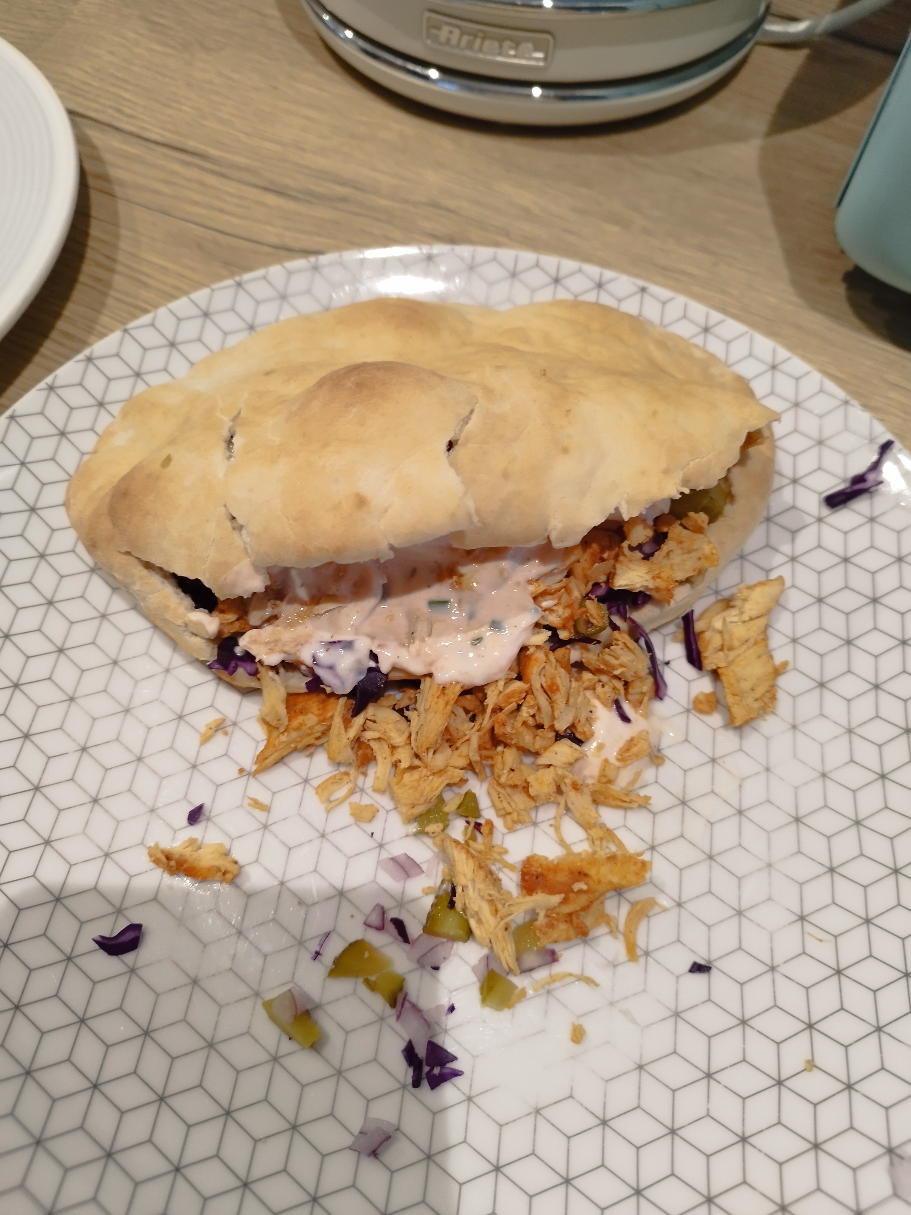 Pita au poulet épicé