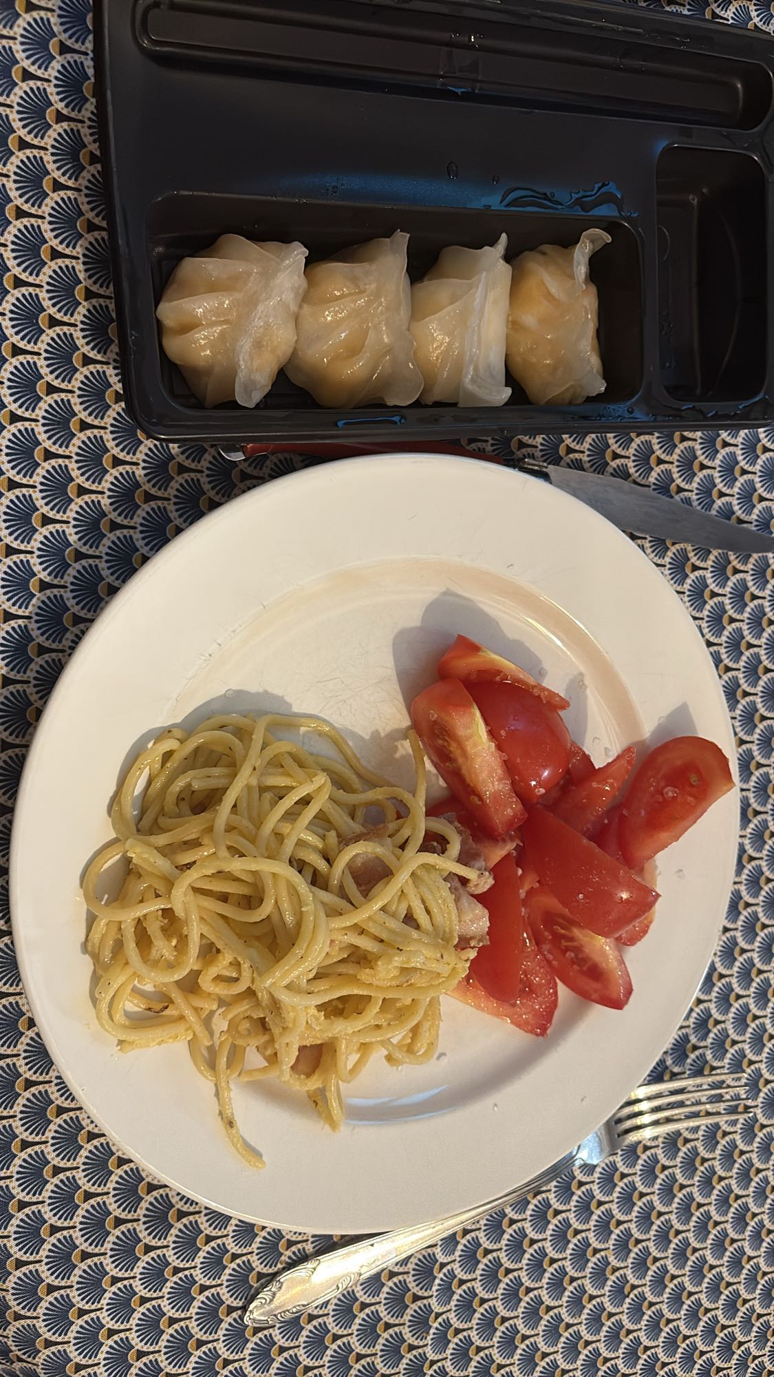 Pâtes carbonara et dim sum