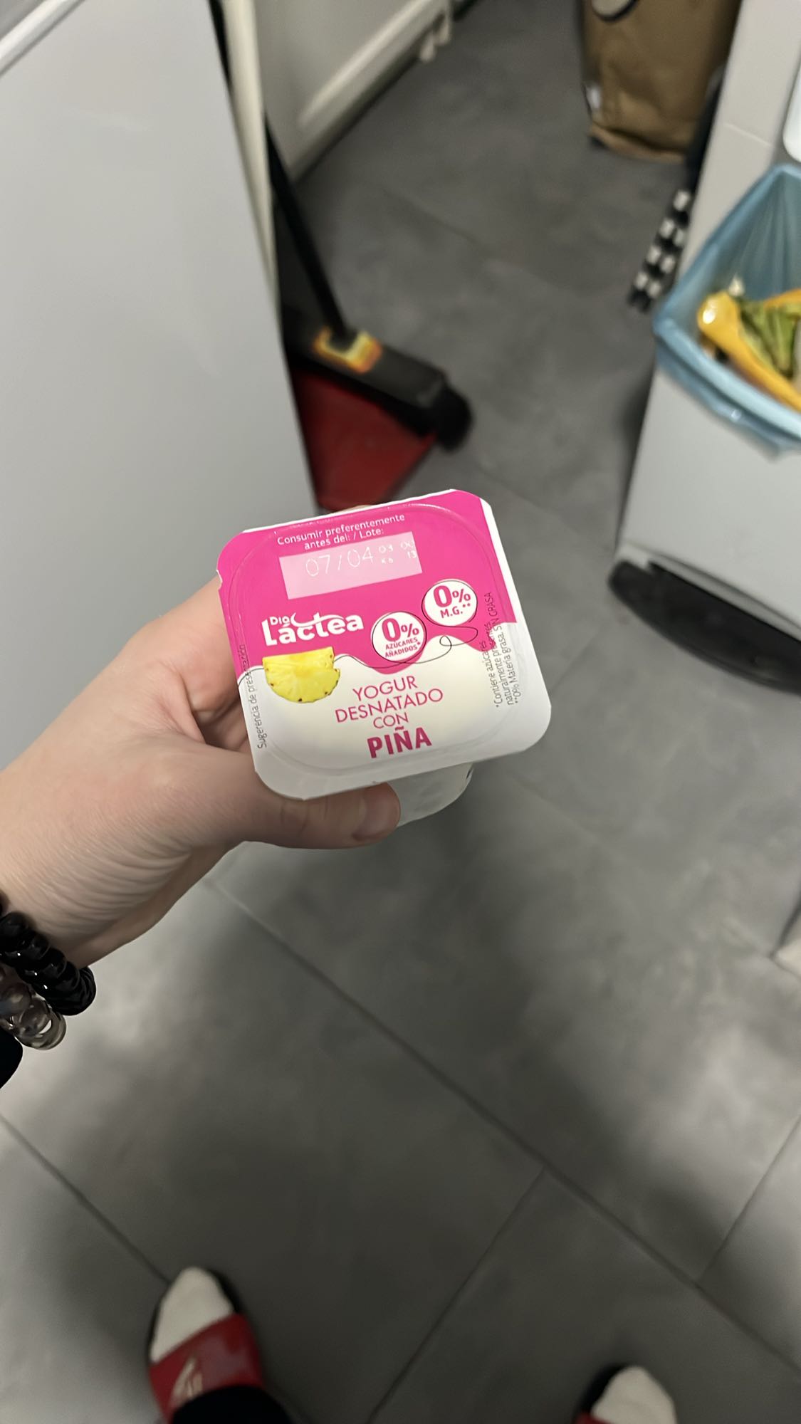 Yogur desnatado con piña