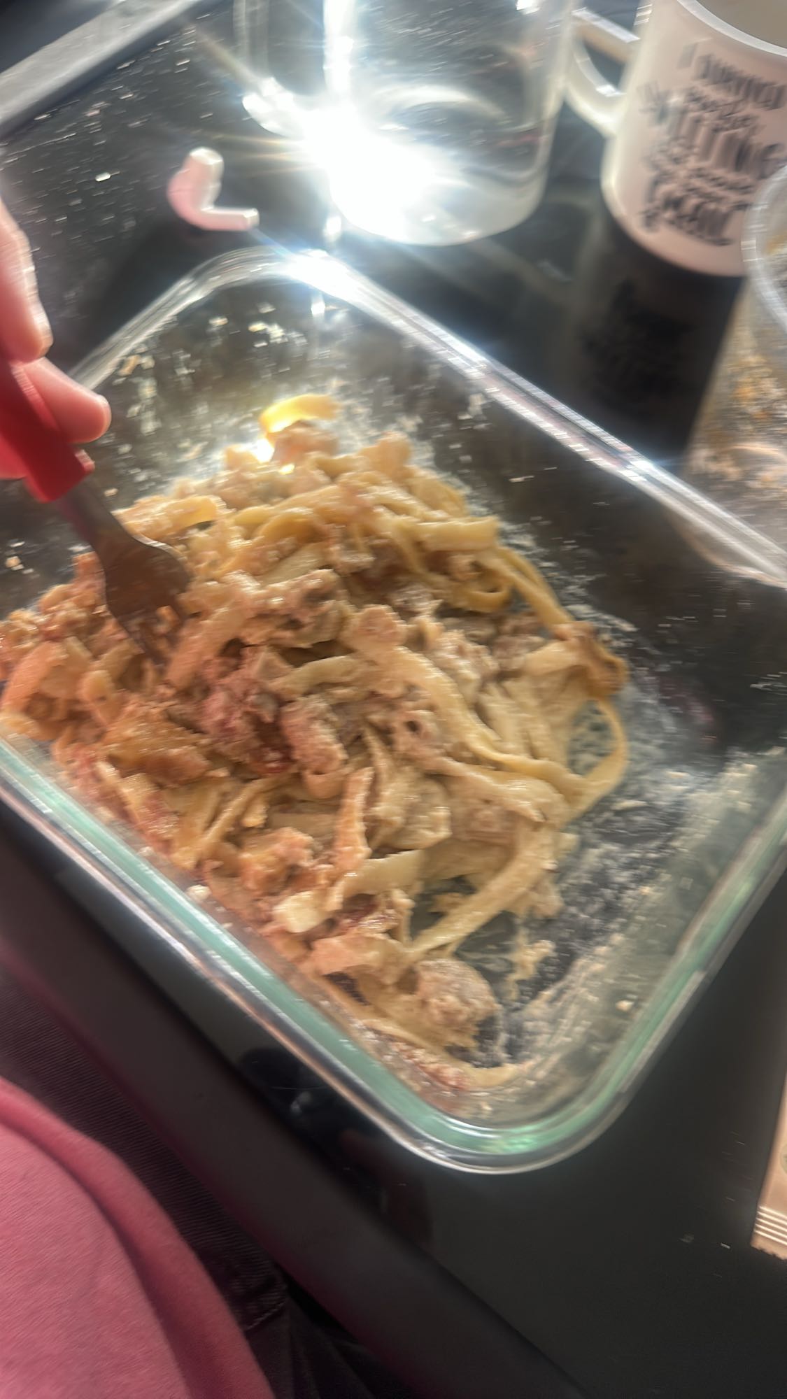 Pasta cremosa con tocino