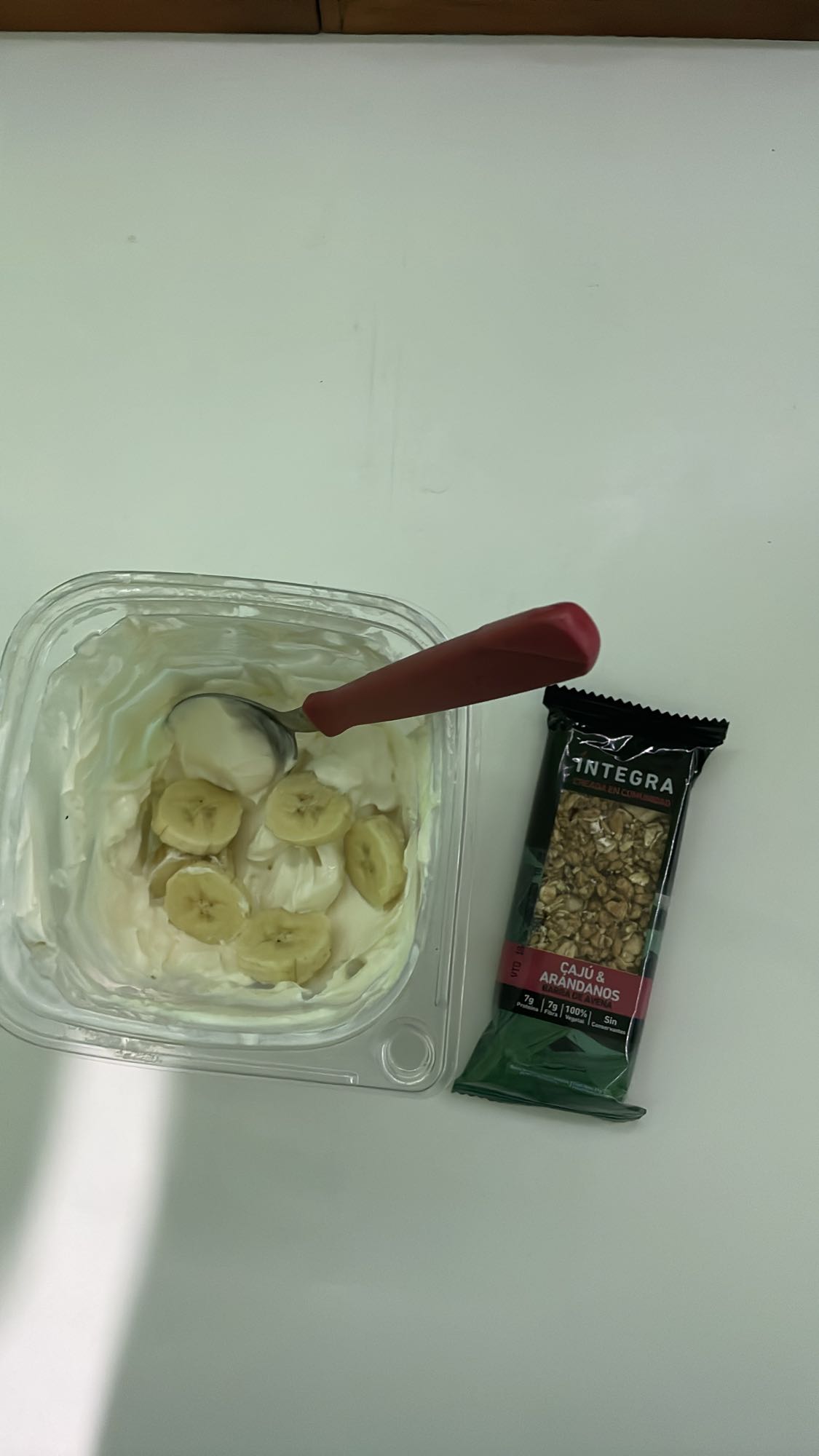 Yogur con banana y barra