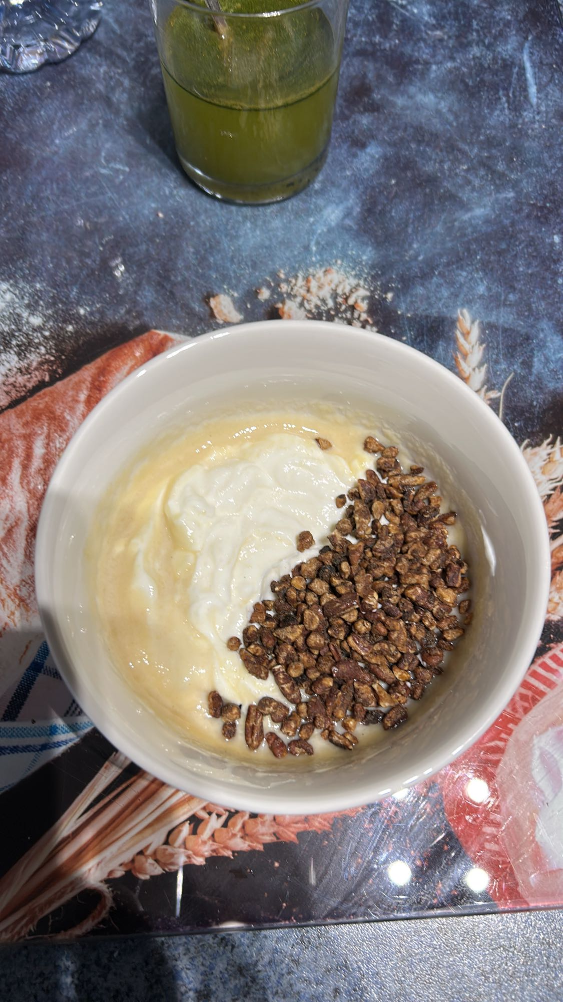 Yaourt au miel et céréales