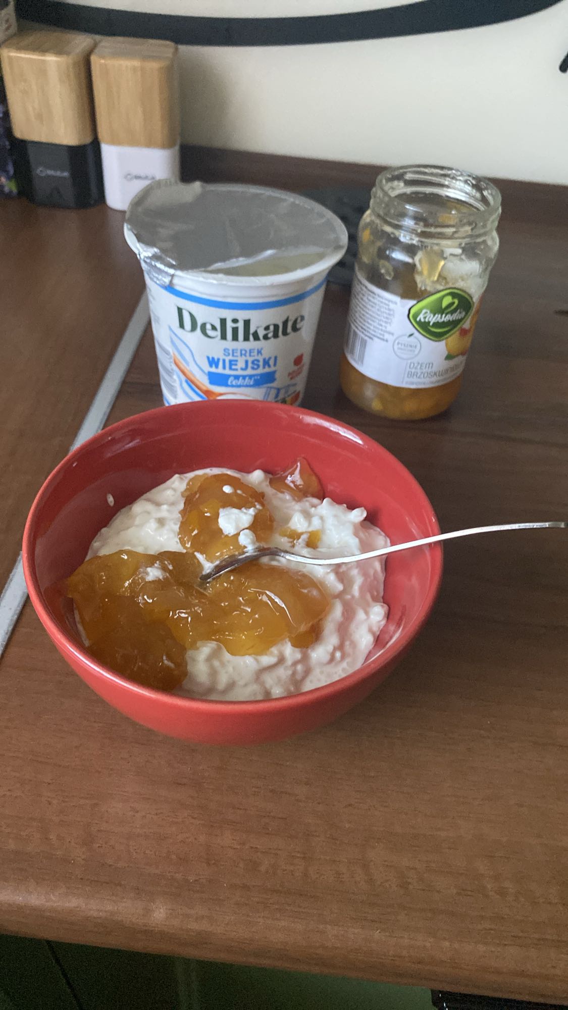 Serek wiejski z dżemem