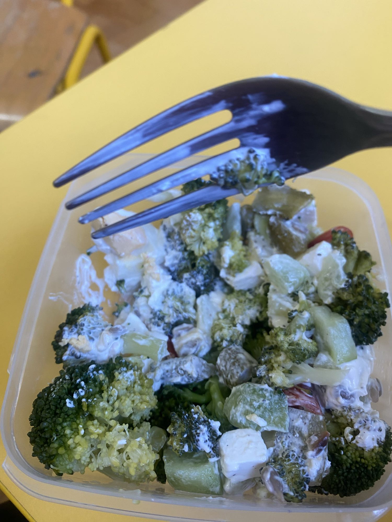Sałatka brokułowa