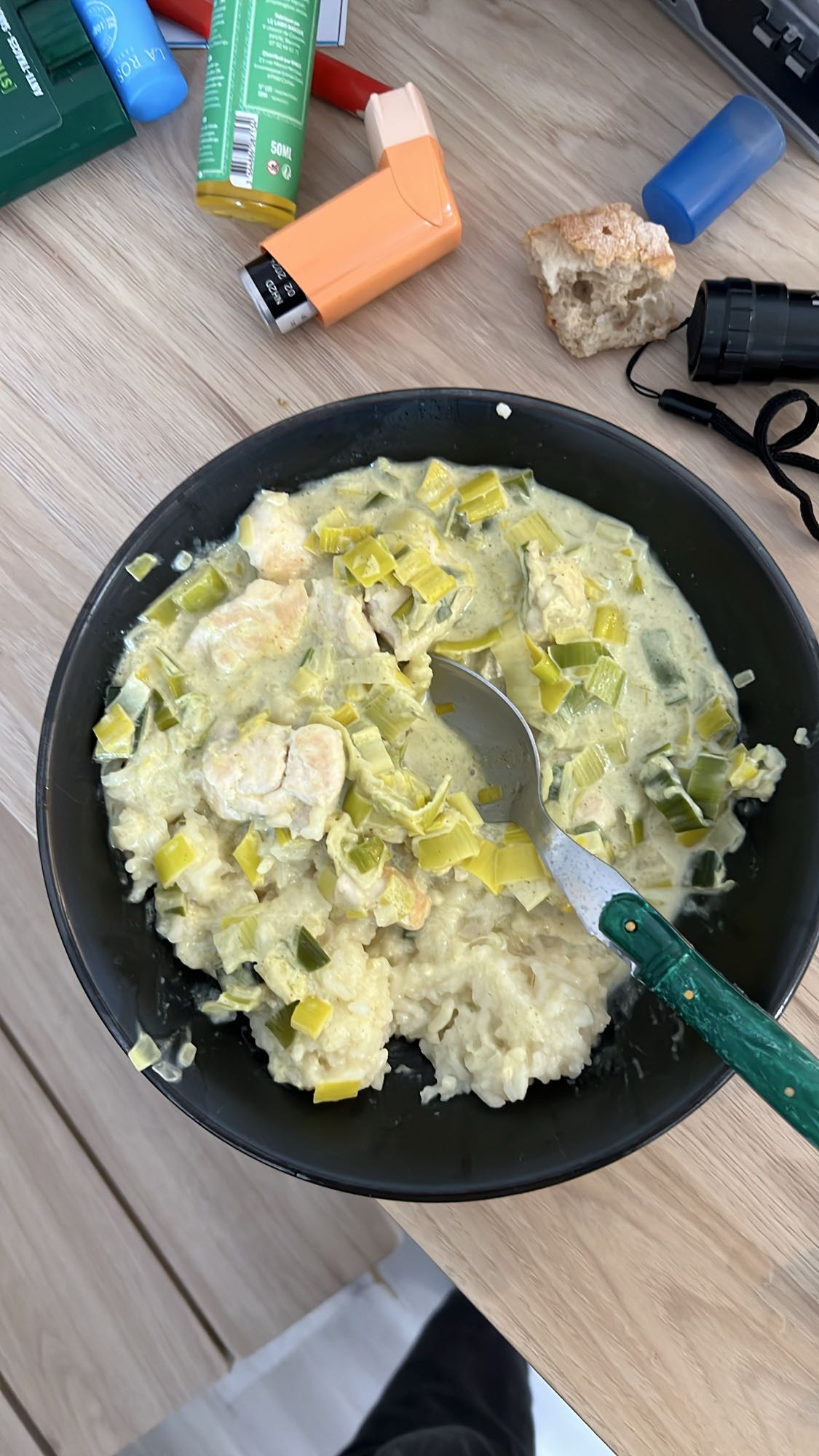 Poulet à la crème et poireaux