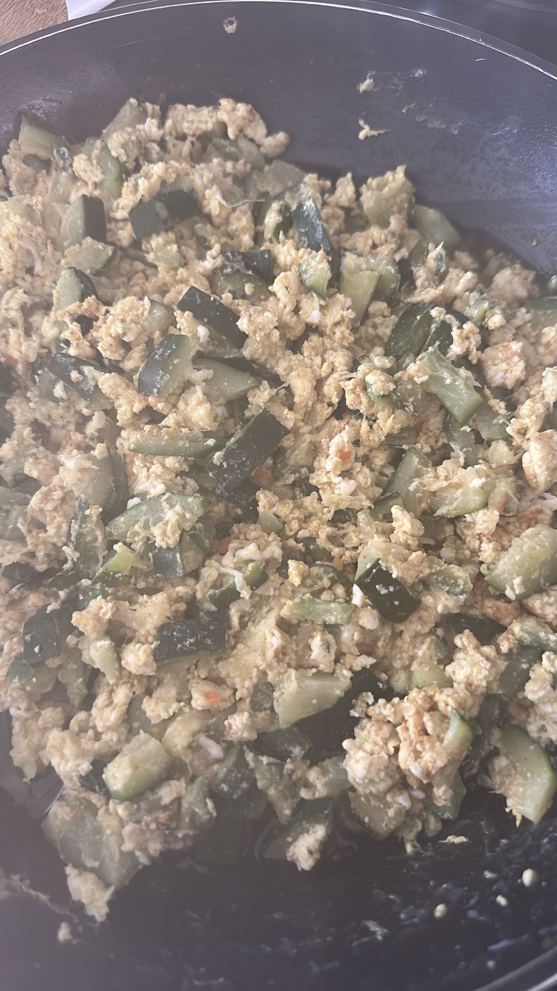 Äggröra med zucchini