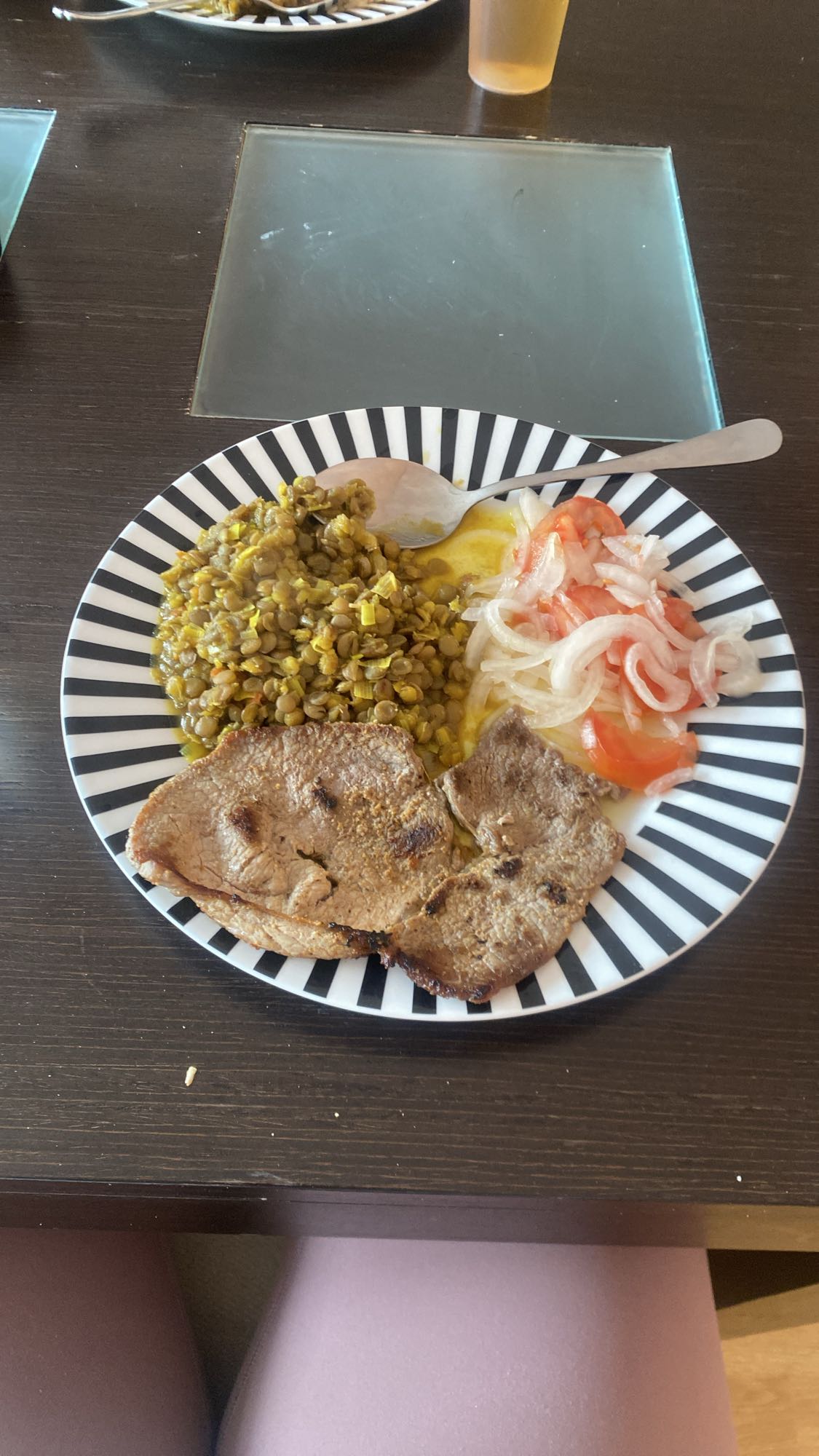 Lentejas con carne asada