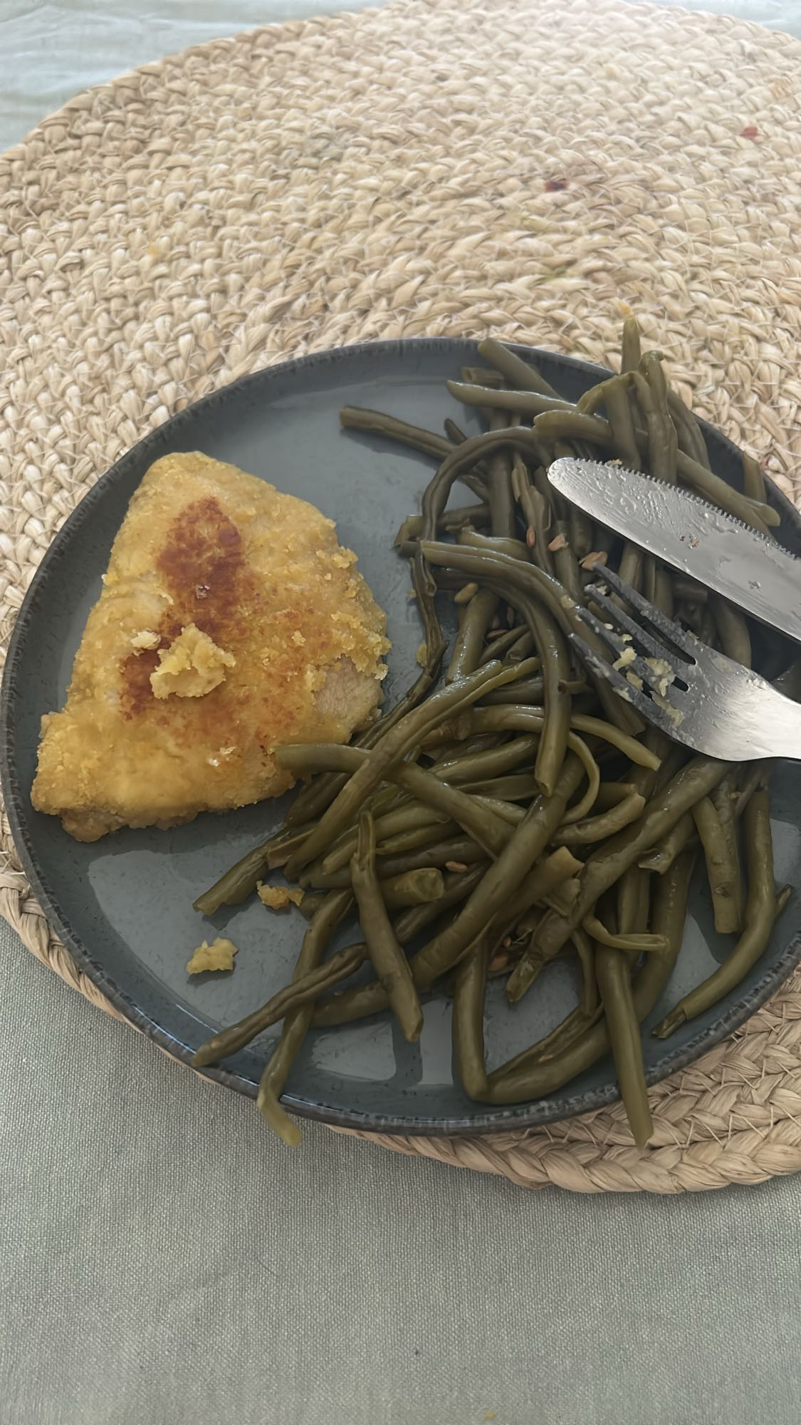 Poulet pané et haricots verts