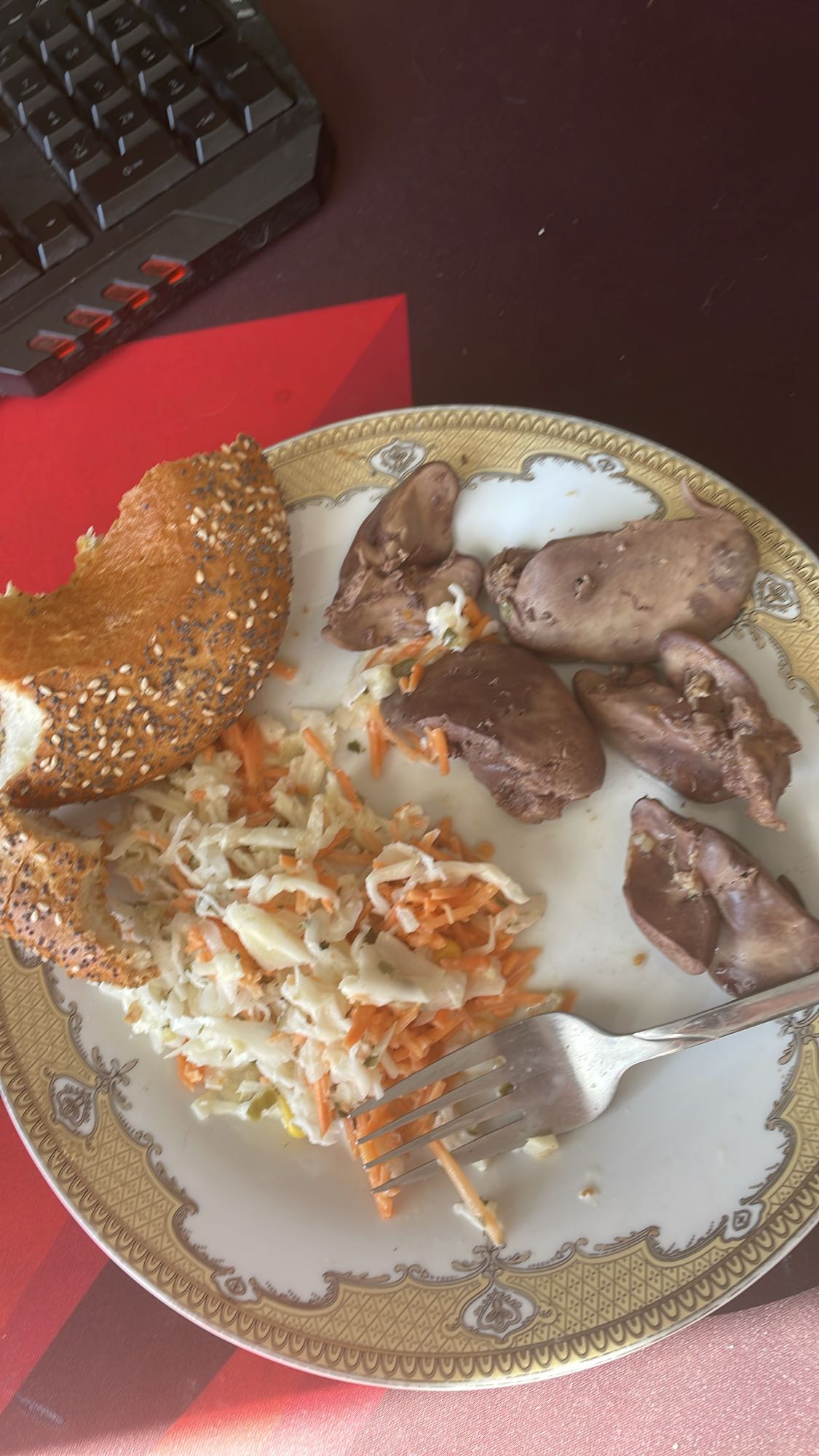 Wątróbka z surówką