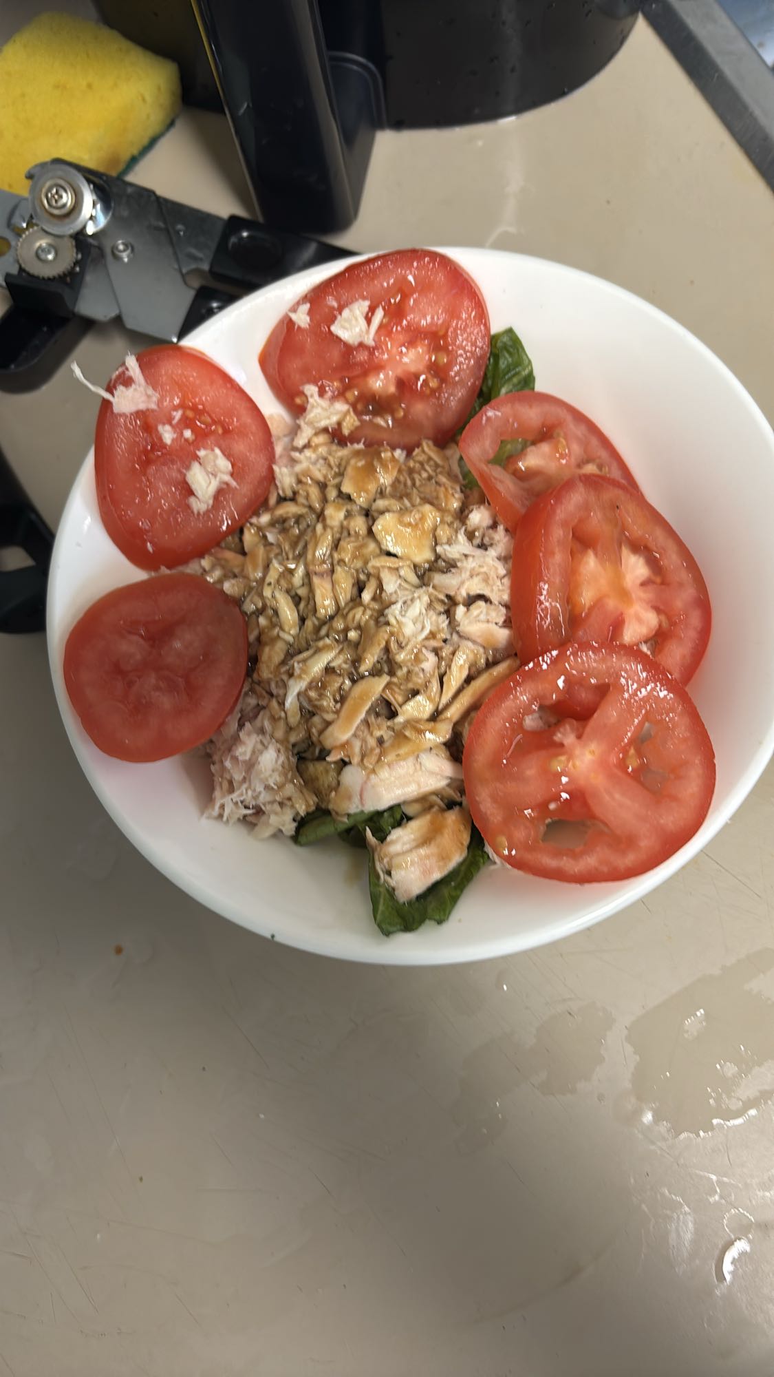 Salade de poulet et tomate