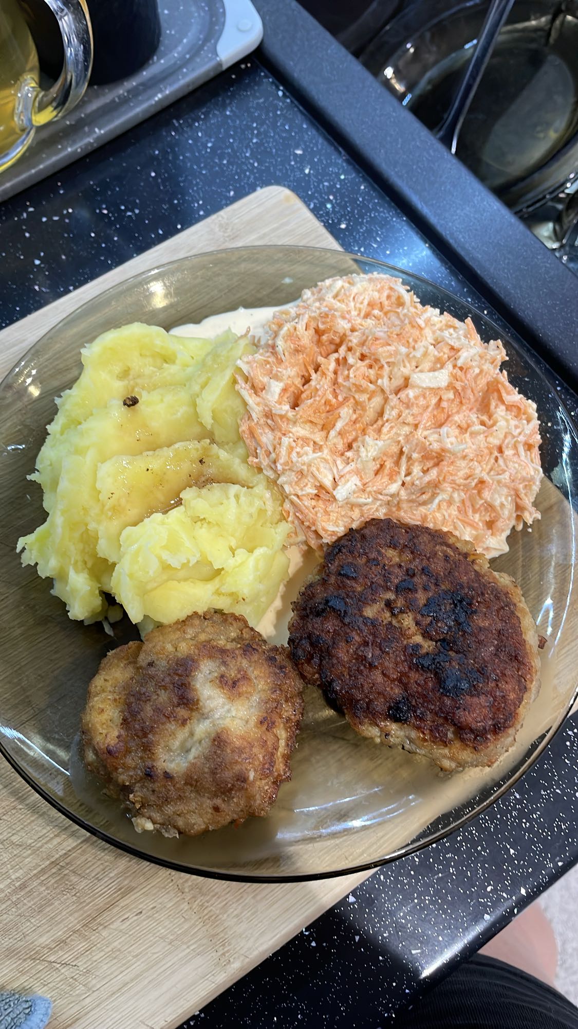 Kotlet mielony z dodatkami