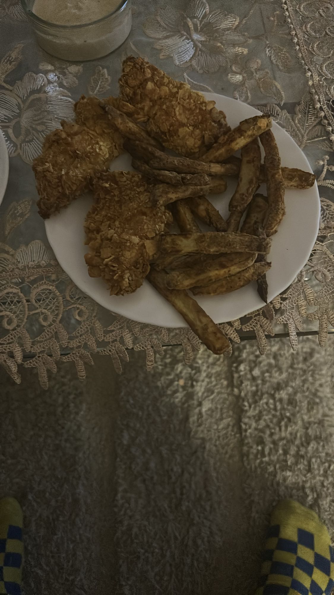 Smażony kurczak z frytkami