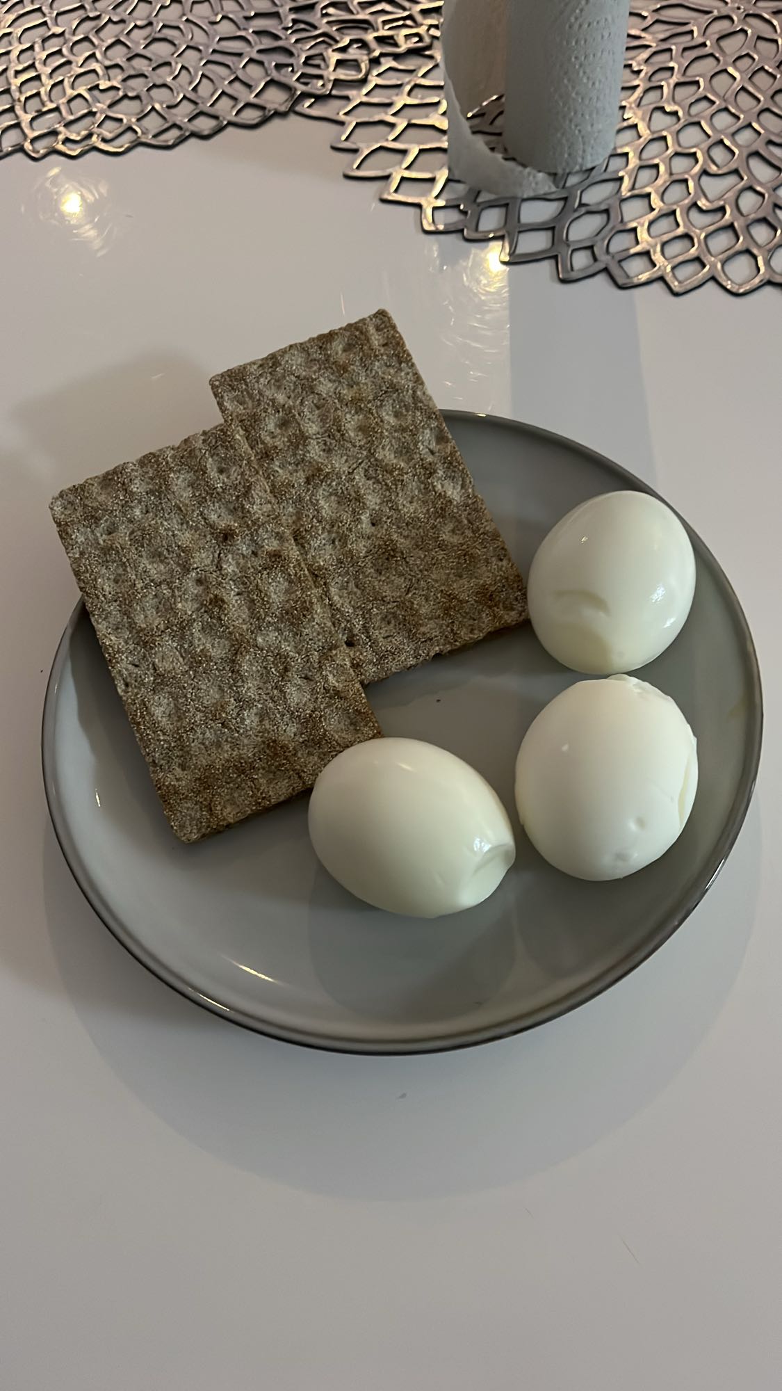 Knäckebröd med ägg