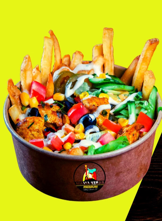 Sałatka z kurczakiem i frytkami