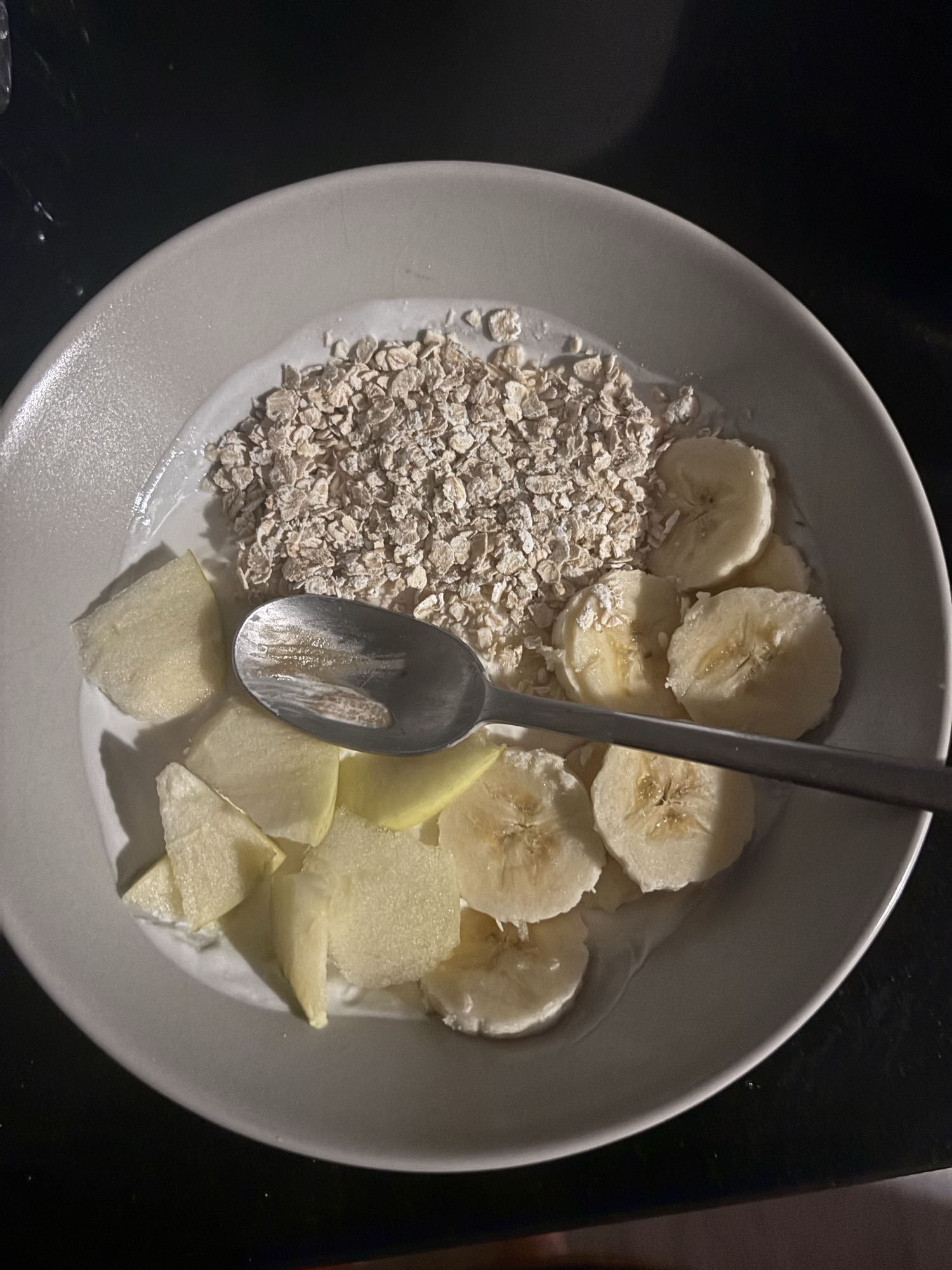 Yogur con avena y frutas