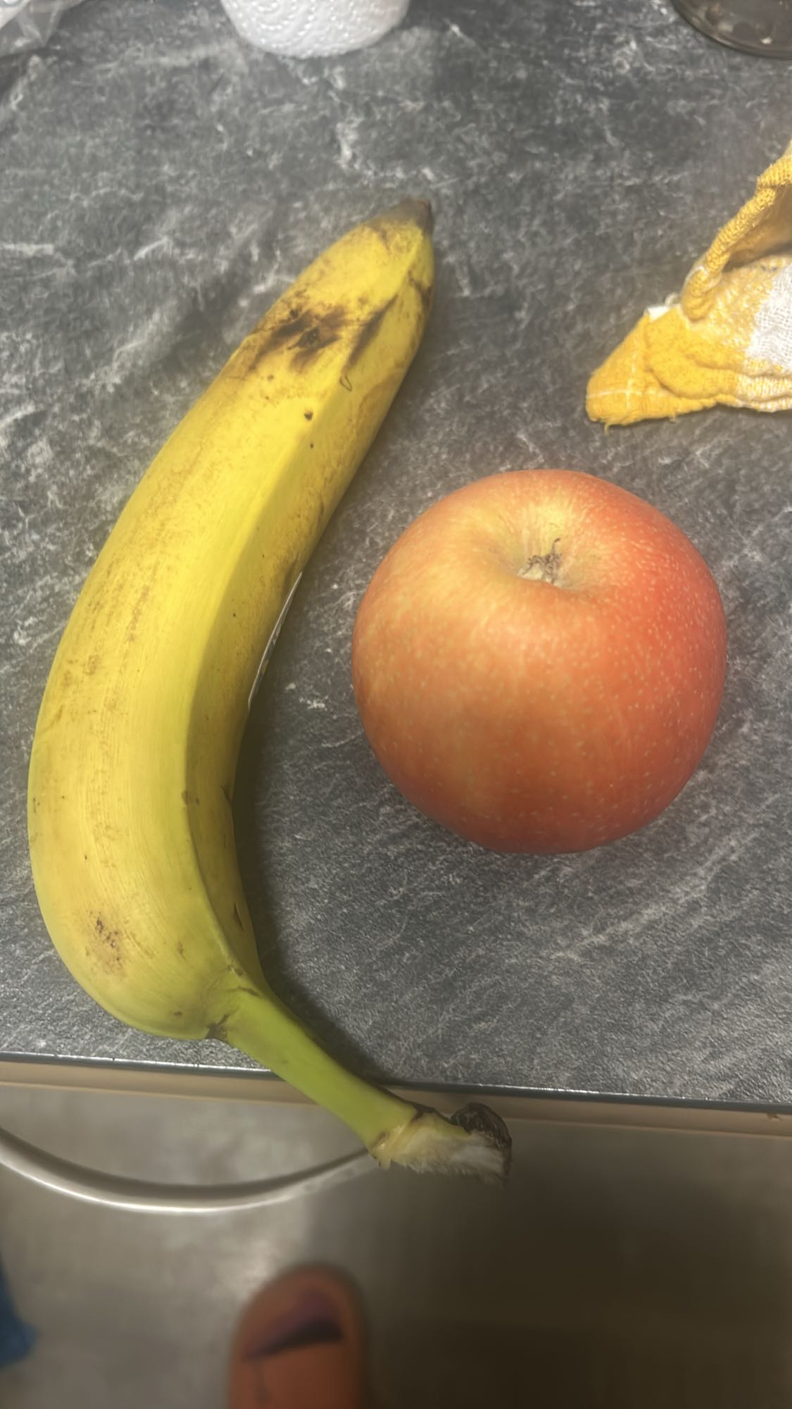 Banane und Apfel