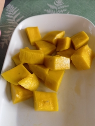 Fresh Mango Slices