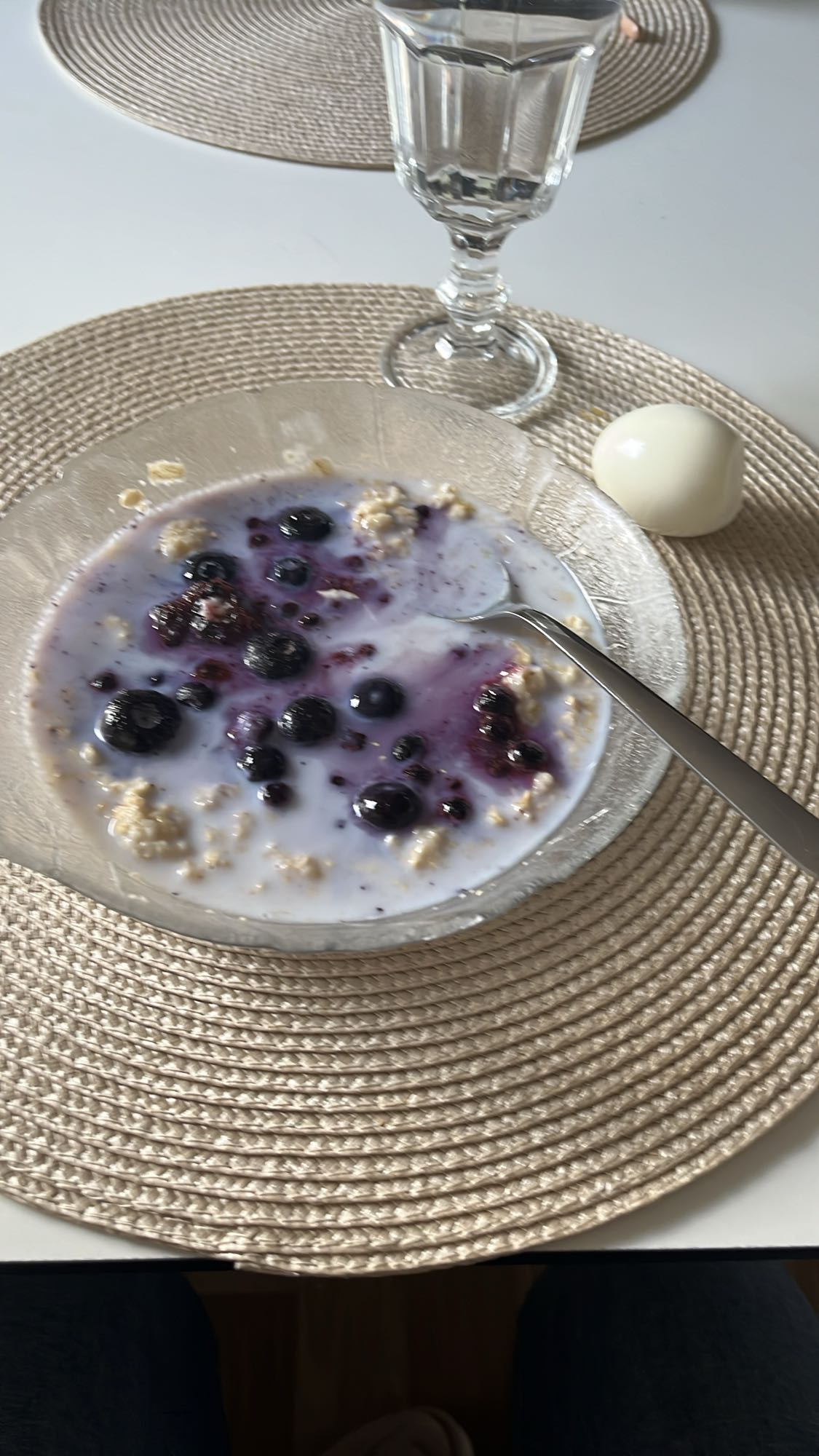 Havregrynsgröt med blåbär