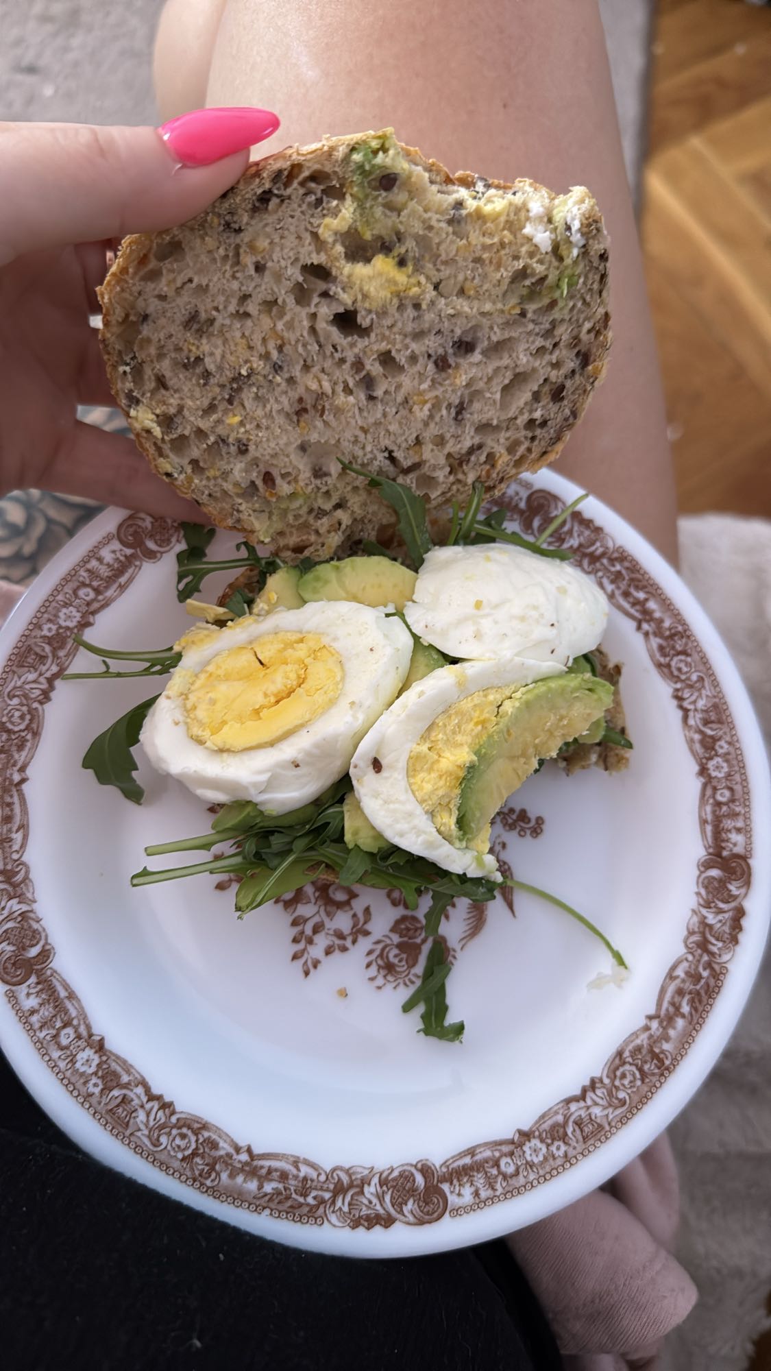 Kanapka z jajkiem i awokado