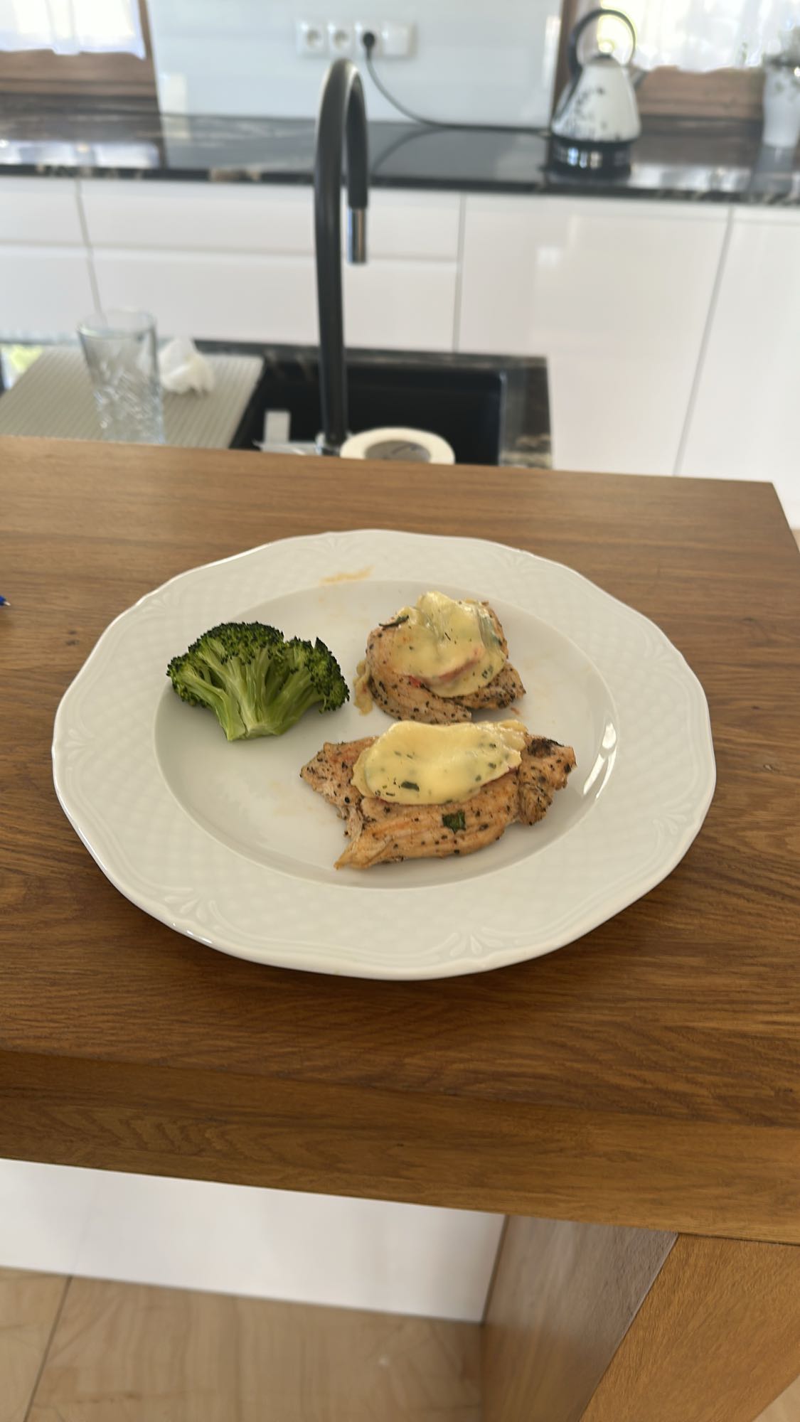 Kurczak z serem i brokułem