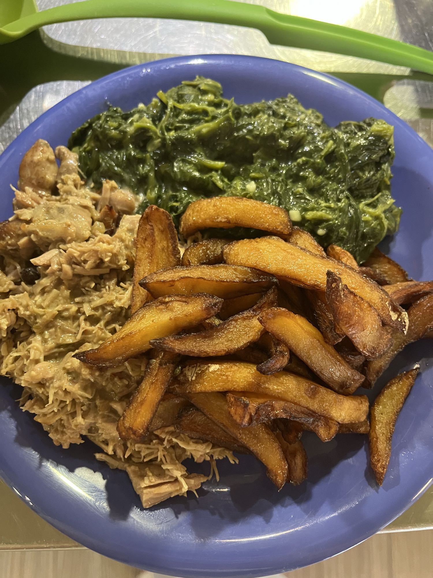 Poulet effiloché avec frites