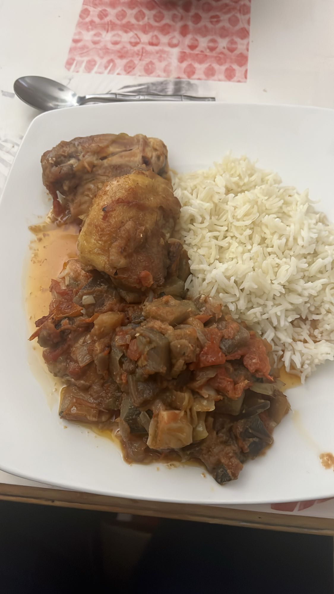 Poulet avec riz et légumes