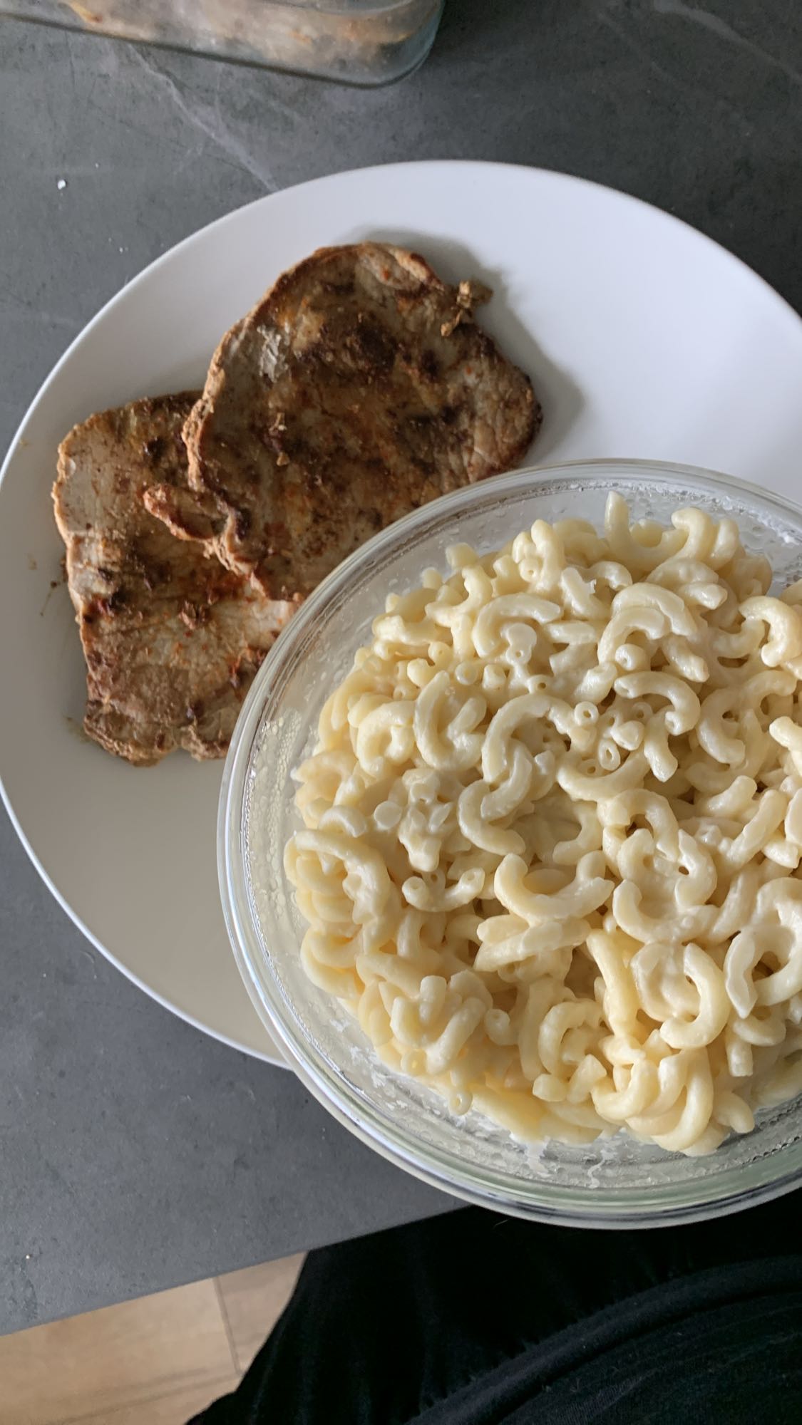 Pasta con queso y carne