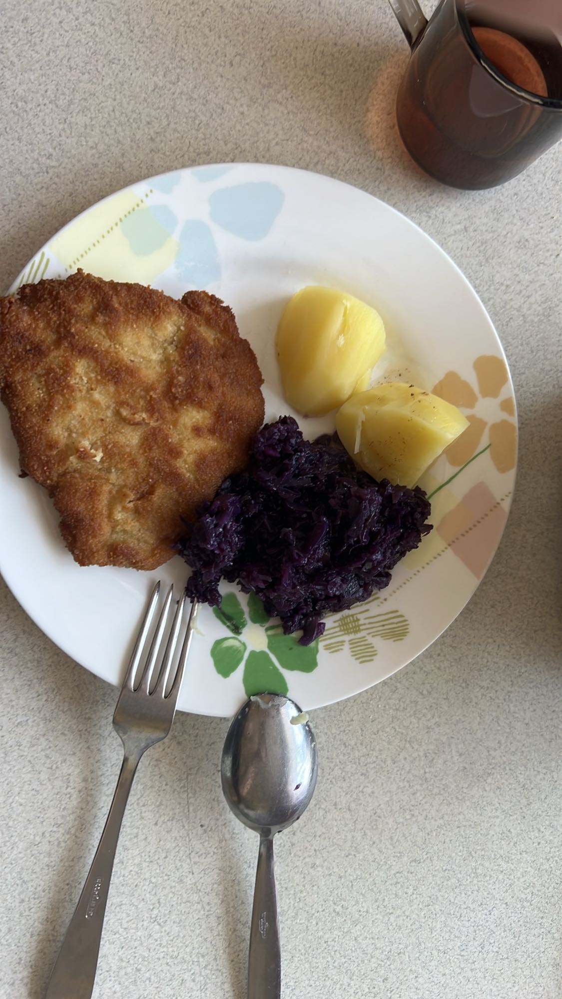 Kotlet schabowy z dodatkami