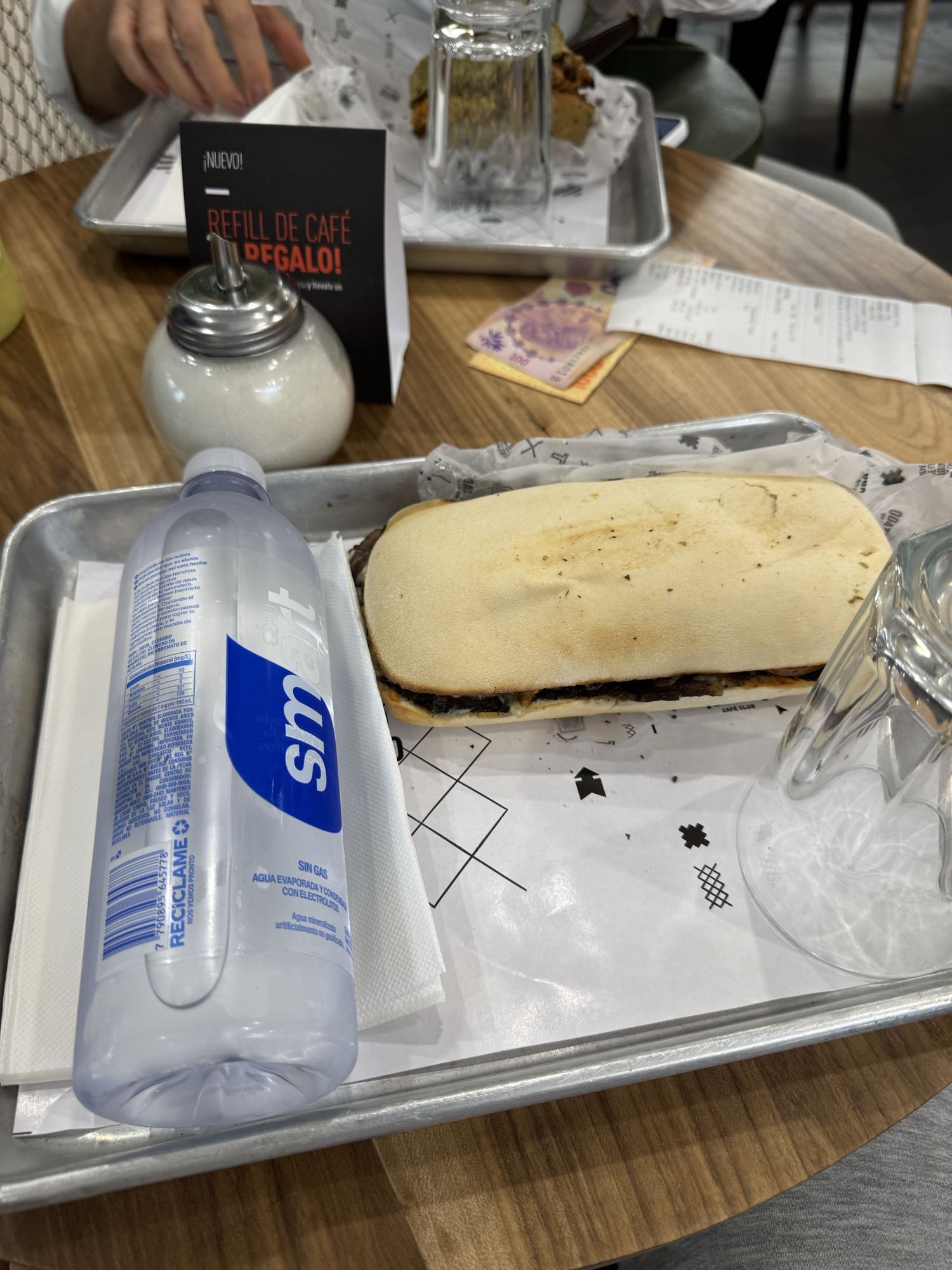 Sándwich de carne asada