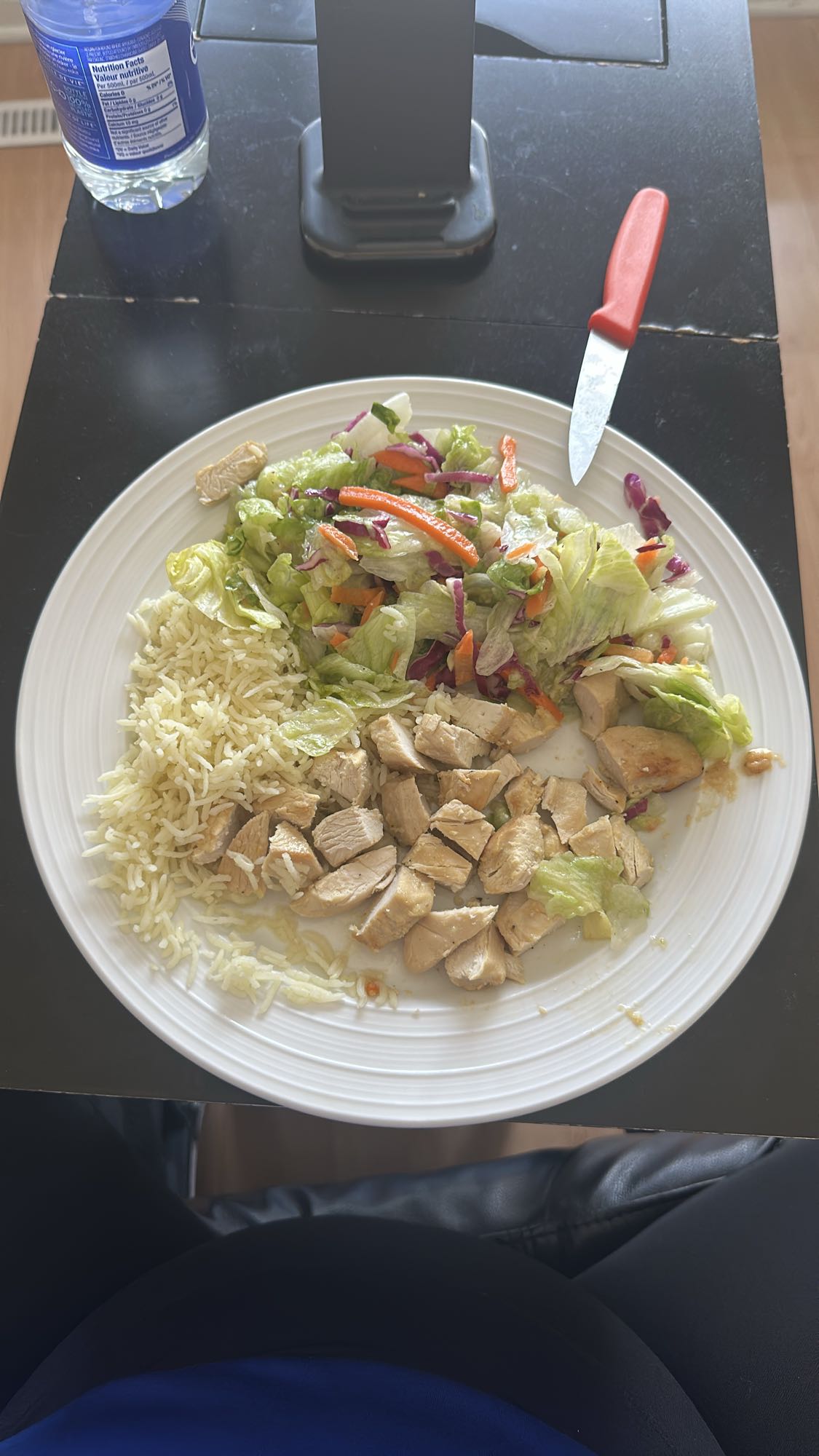 Poulet avec riz et salade