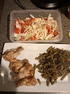 Pollo con ensalada