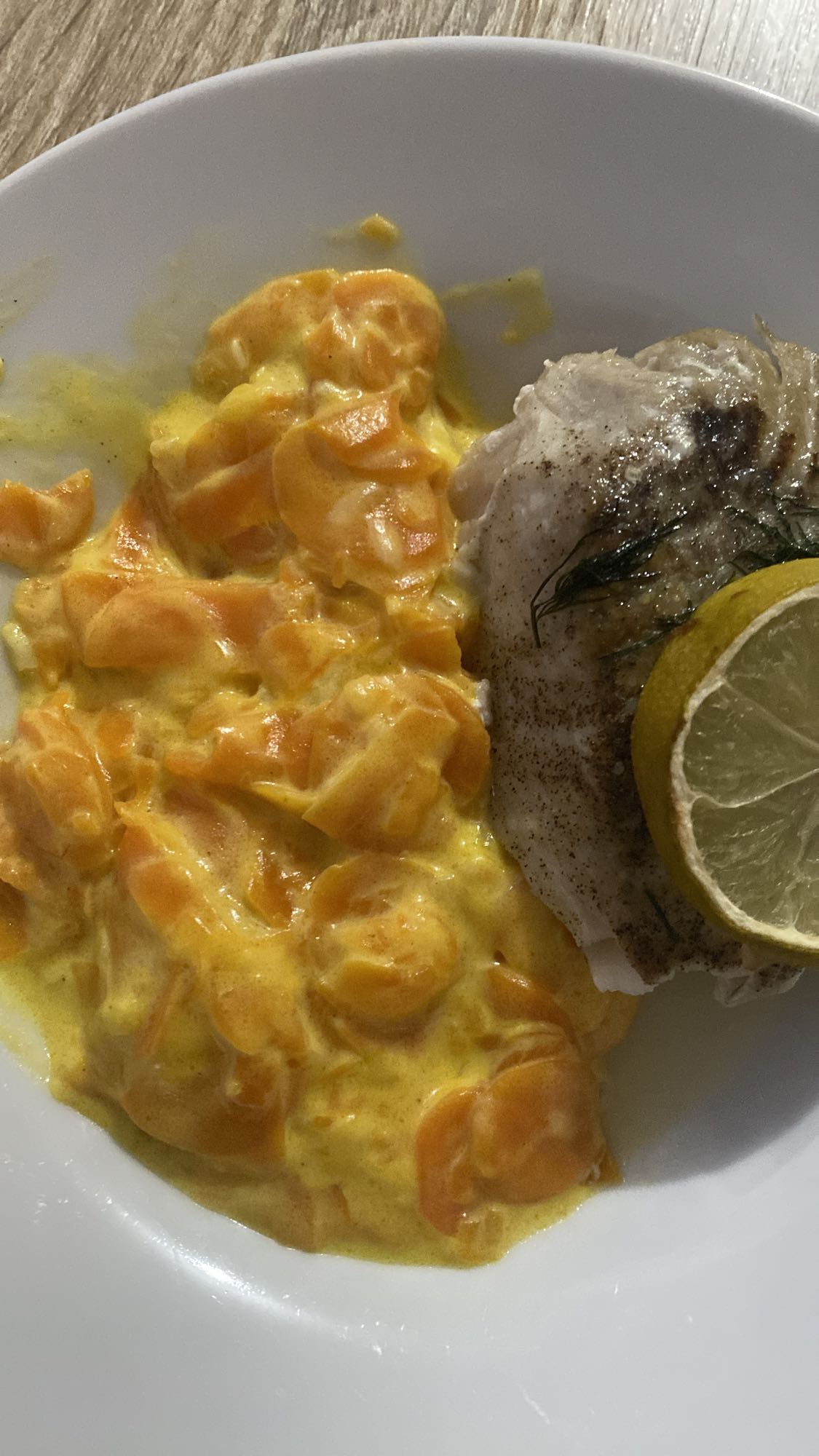 Poisson et carottes à la crème
