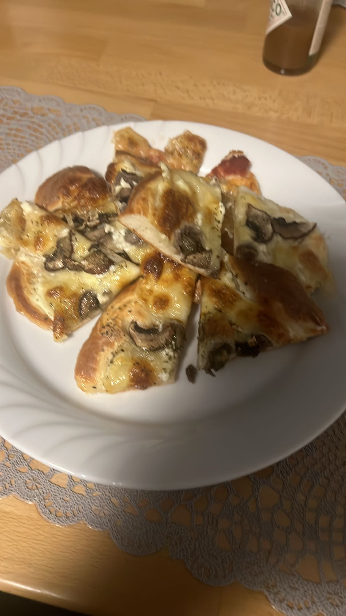 Pilz-Käse-Pizza