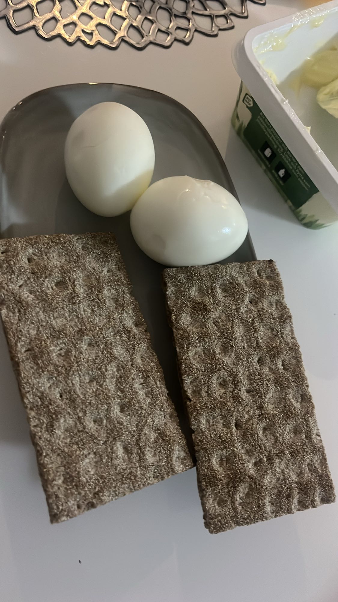 Knäckebröd med ägg