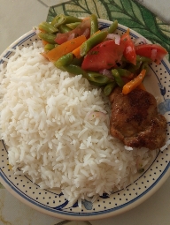 Arroz con pollo y verduras