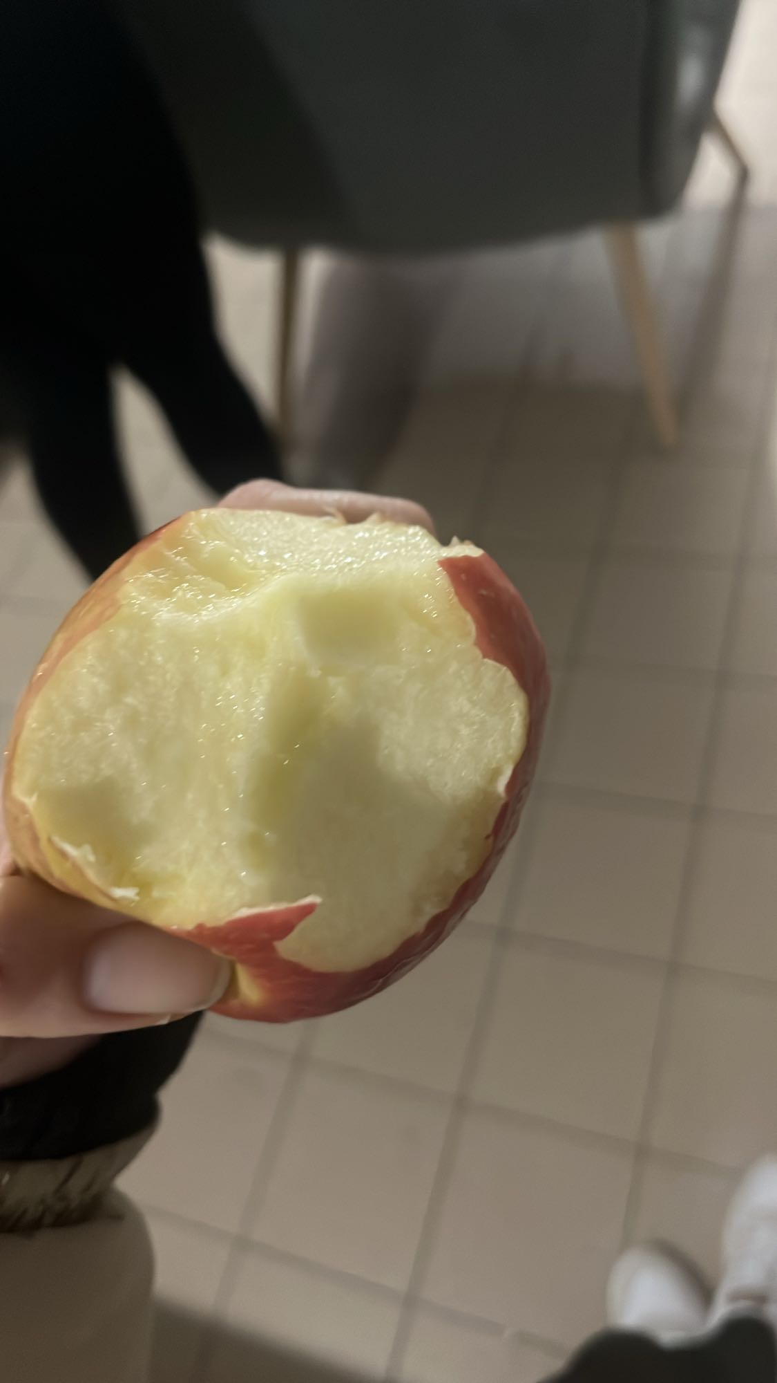 Pomme croquée