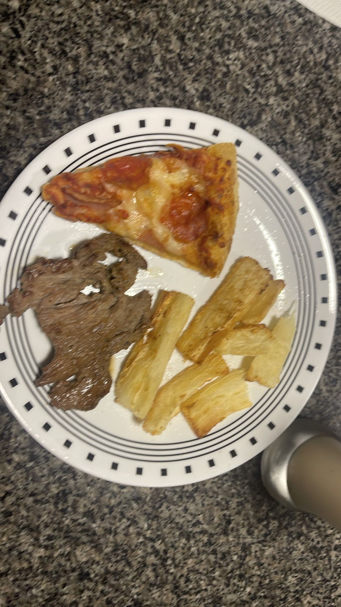 Pizza con carne y yuca