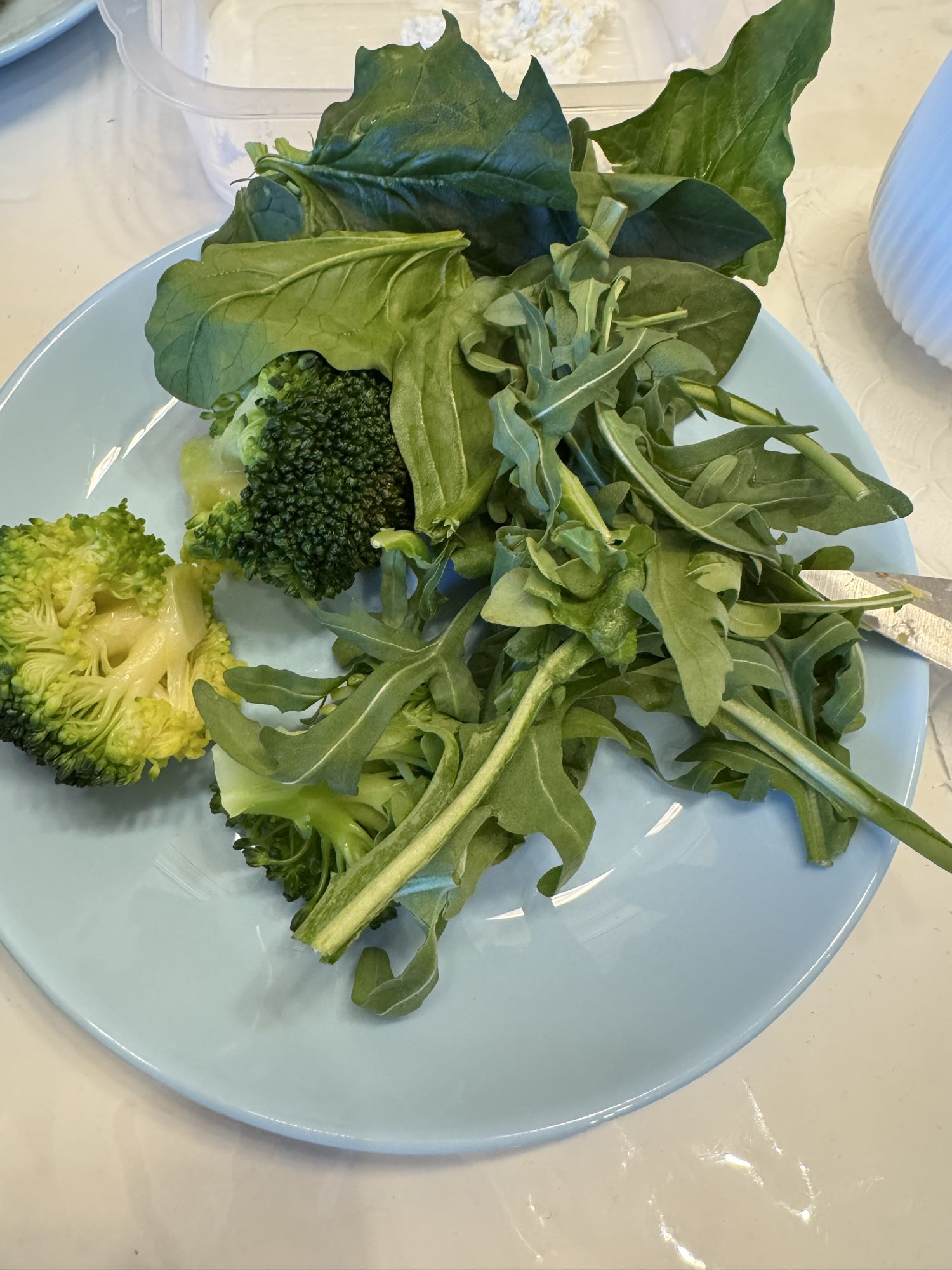 Салат из зелени