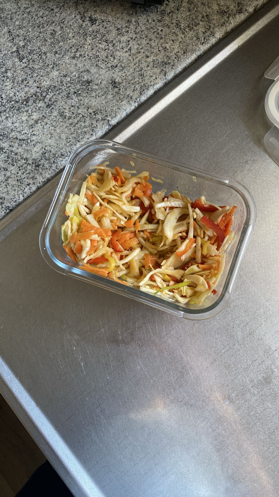 Kålsallad med morötter